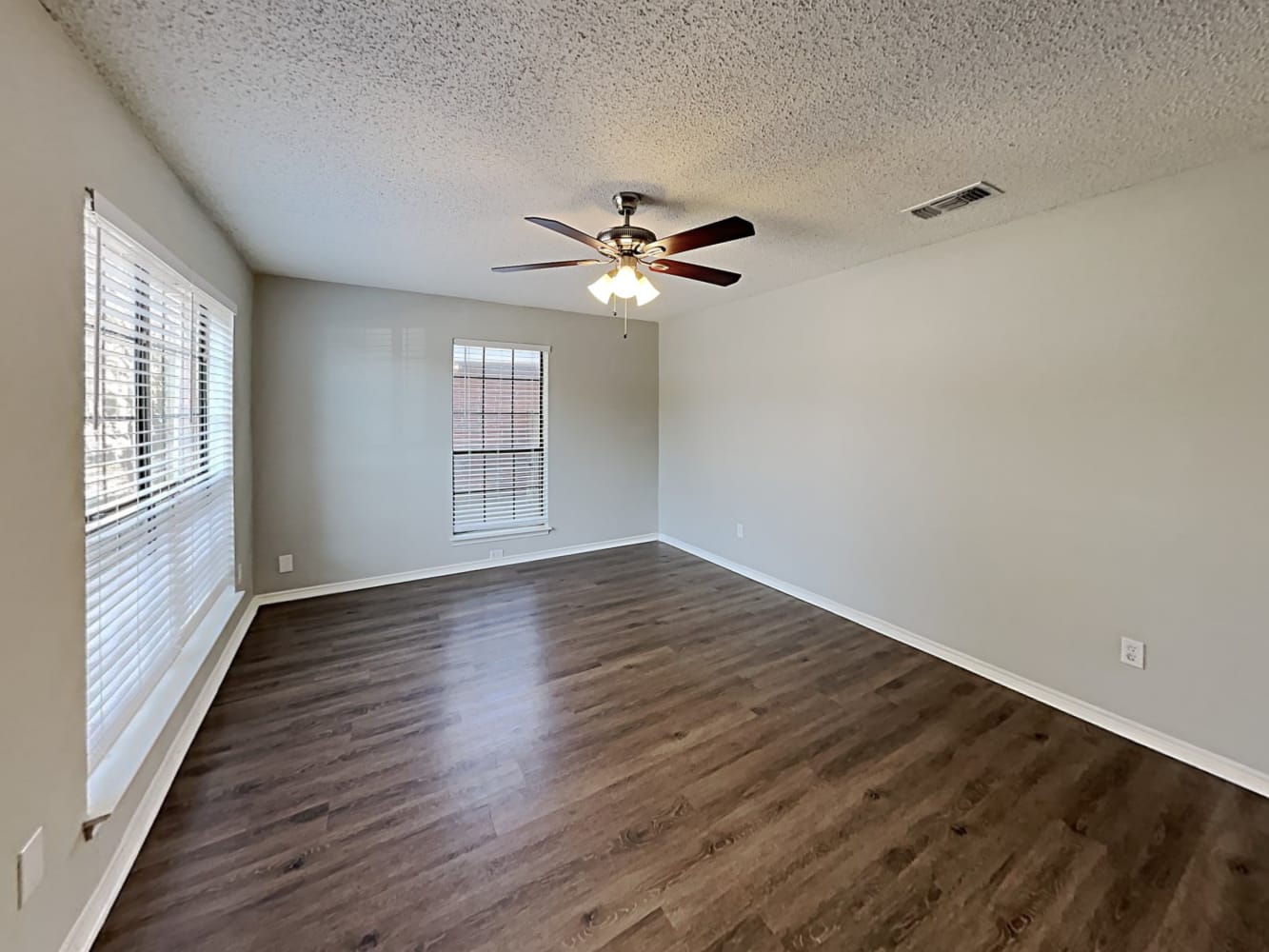 6924 Bentley Ave photo 5