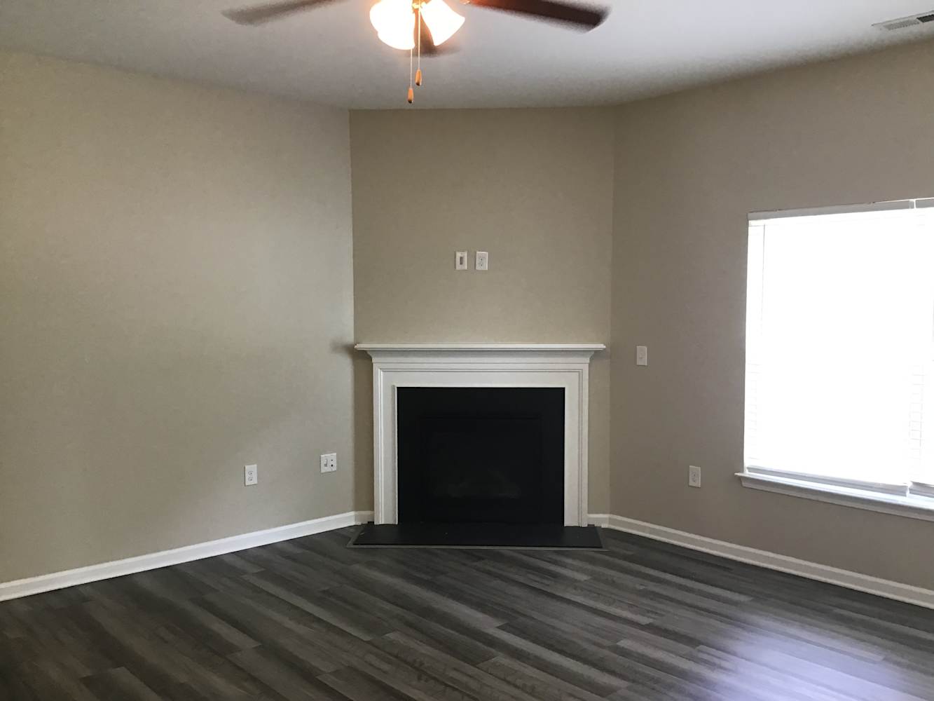 6105 Watsonia Dr photo 2
