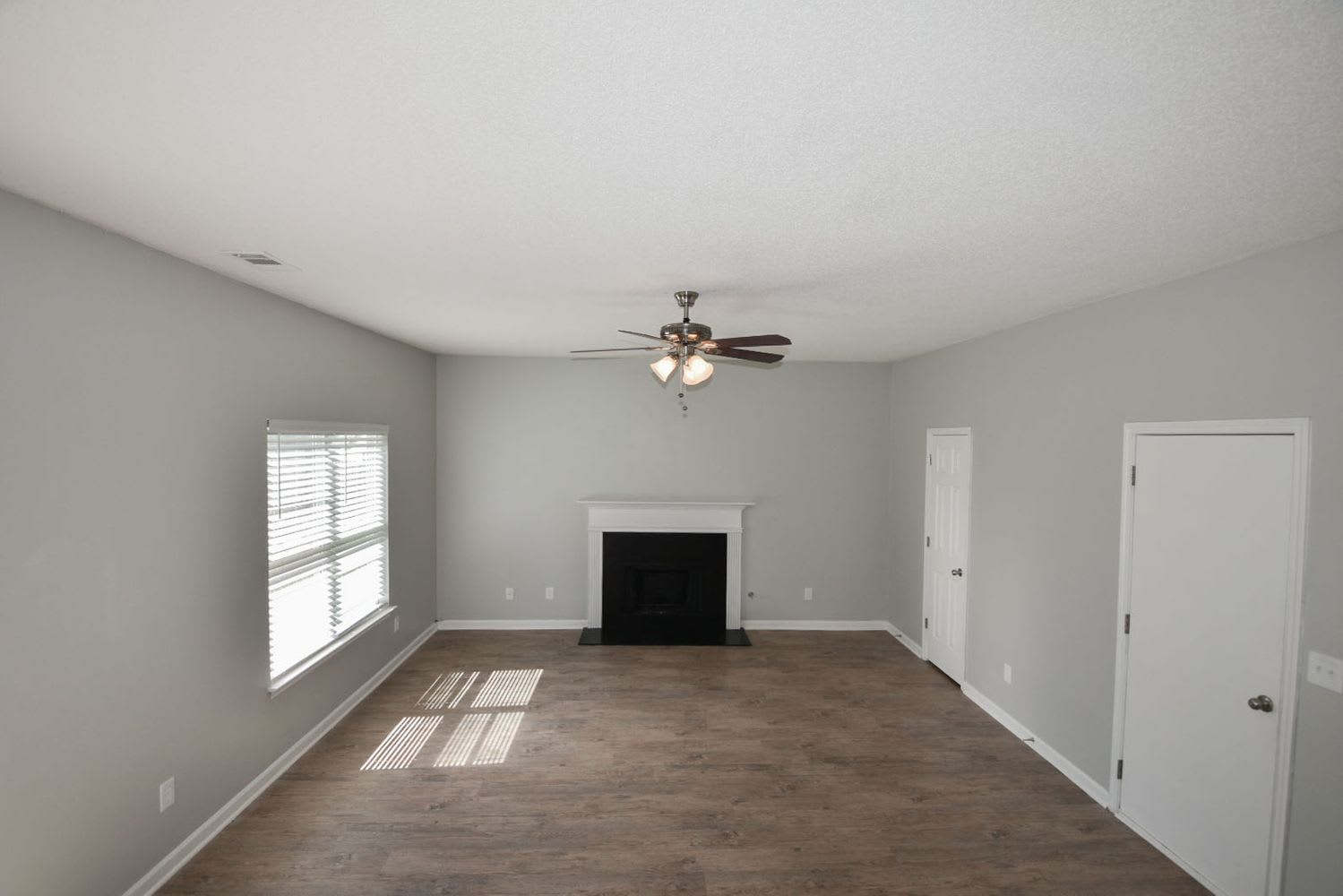 3882 Arabian Way photo 4
