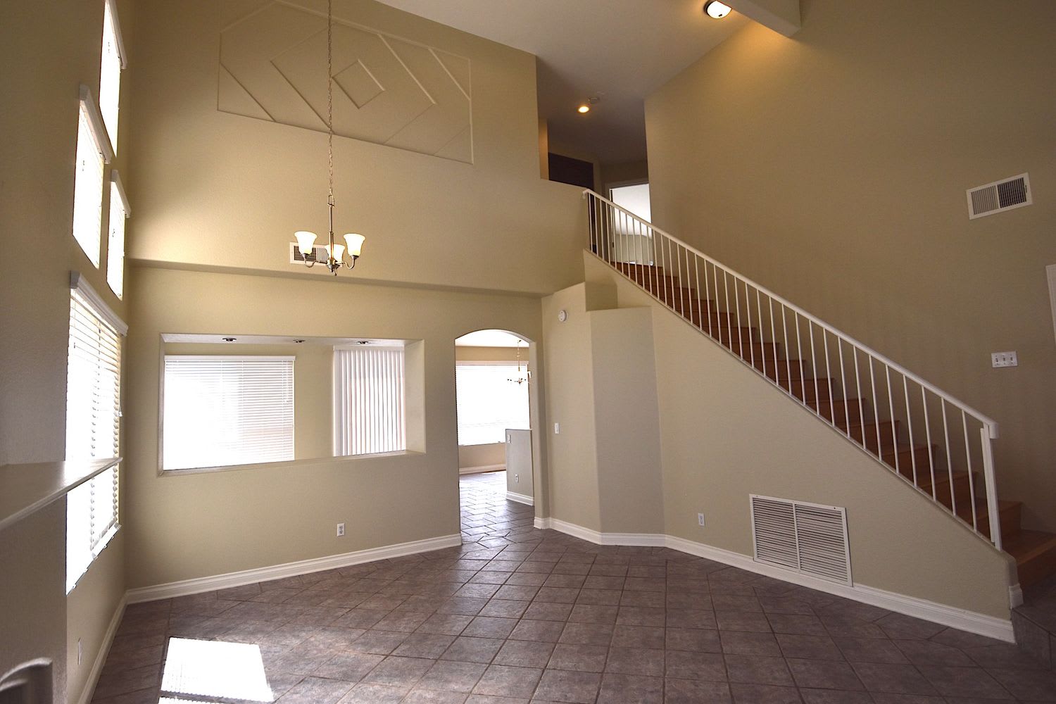 2667 Ridgewater Cir photo 2