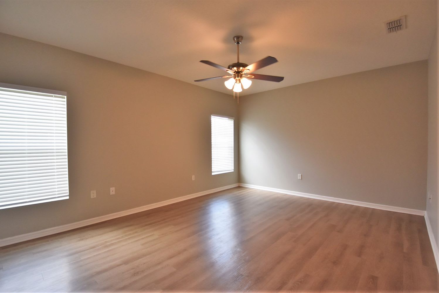3131 Queen Alexandria Dr photo 5