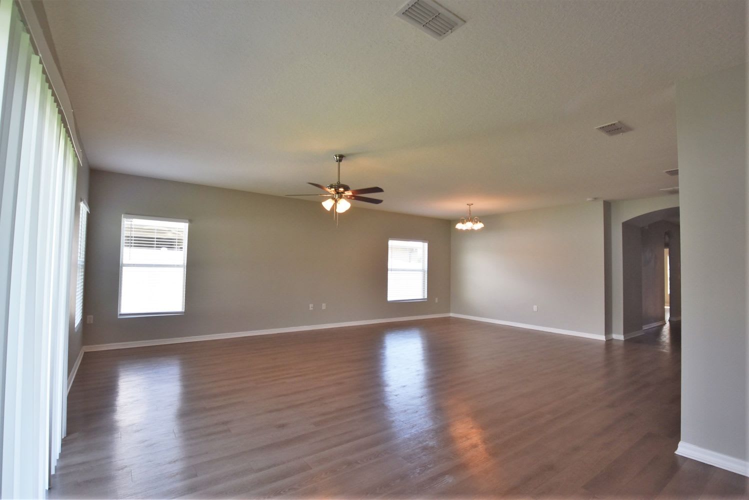 3131 Queen Alexandria Dr photo 2