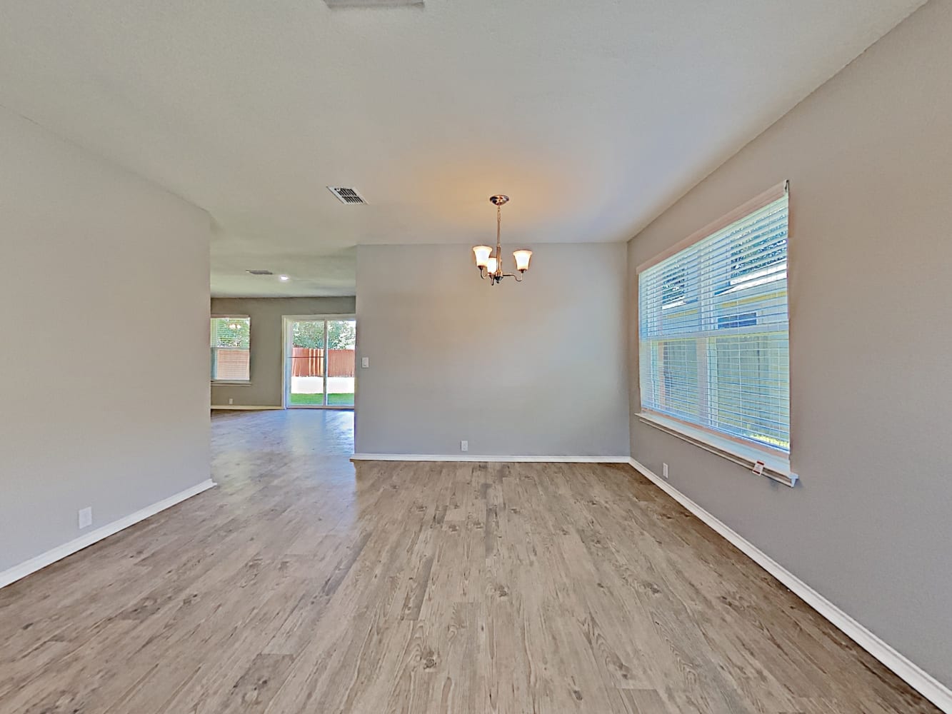 1113 Beechwood Dr photo 4