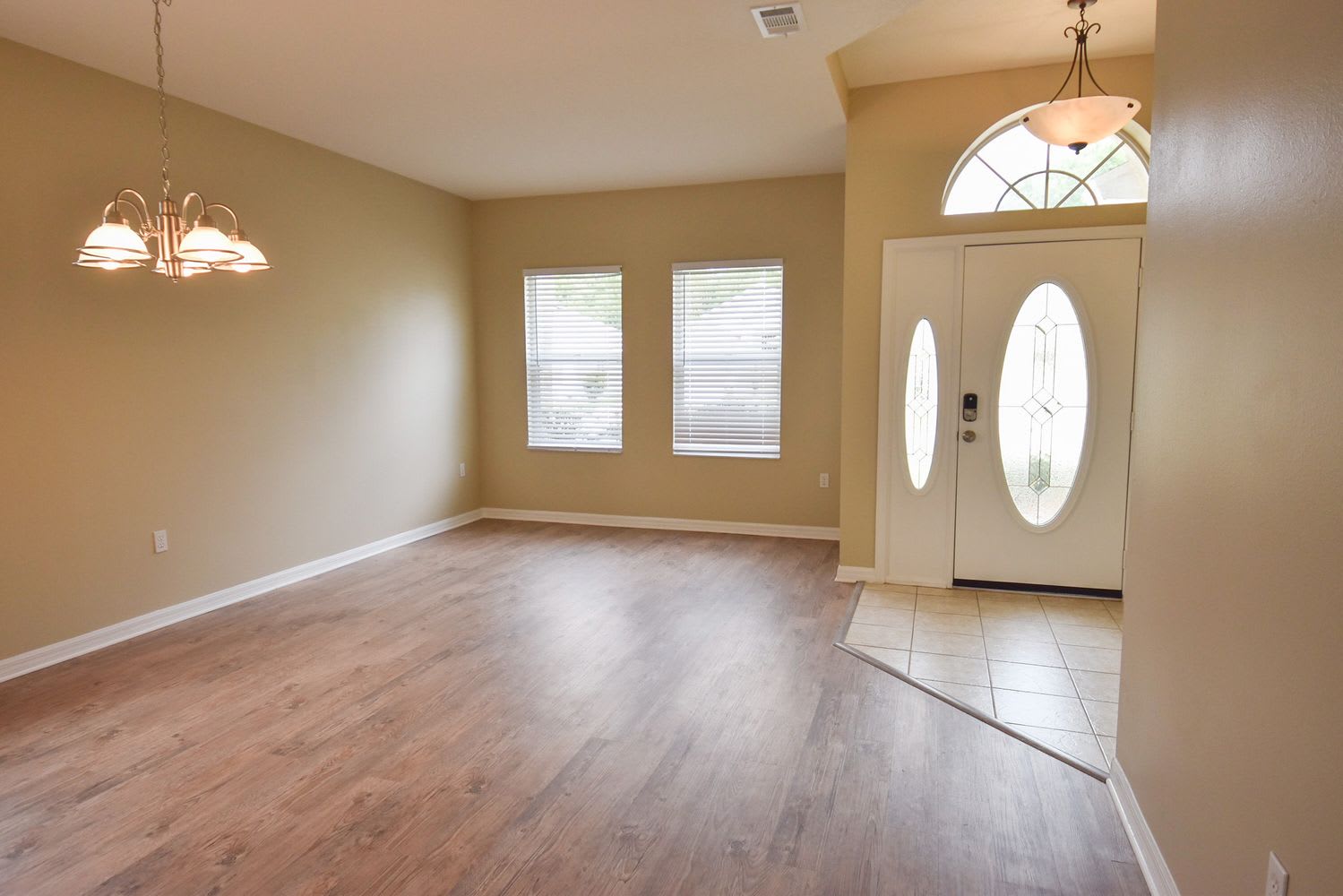 115 Brassington Dr photo 2