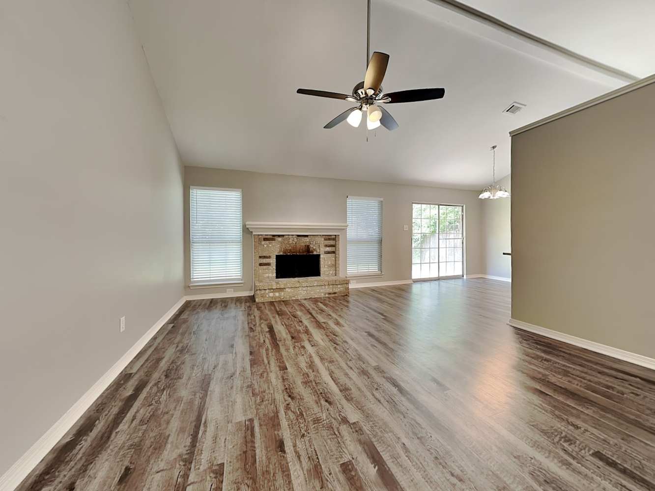 159 Summerhill Dr photo 3