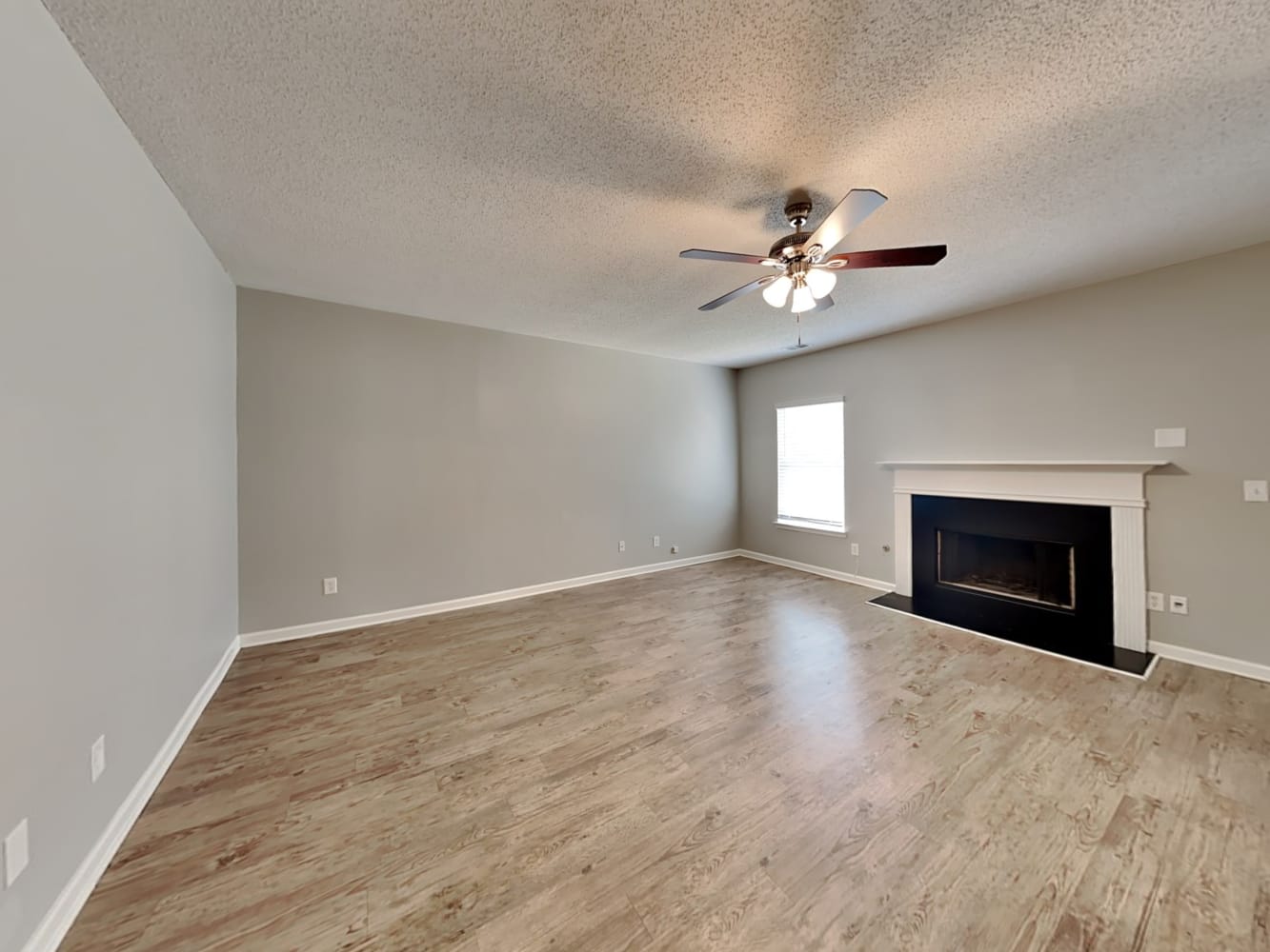 211 Nadia Ct photo 5