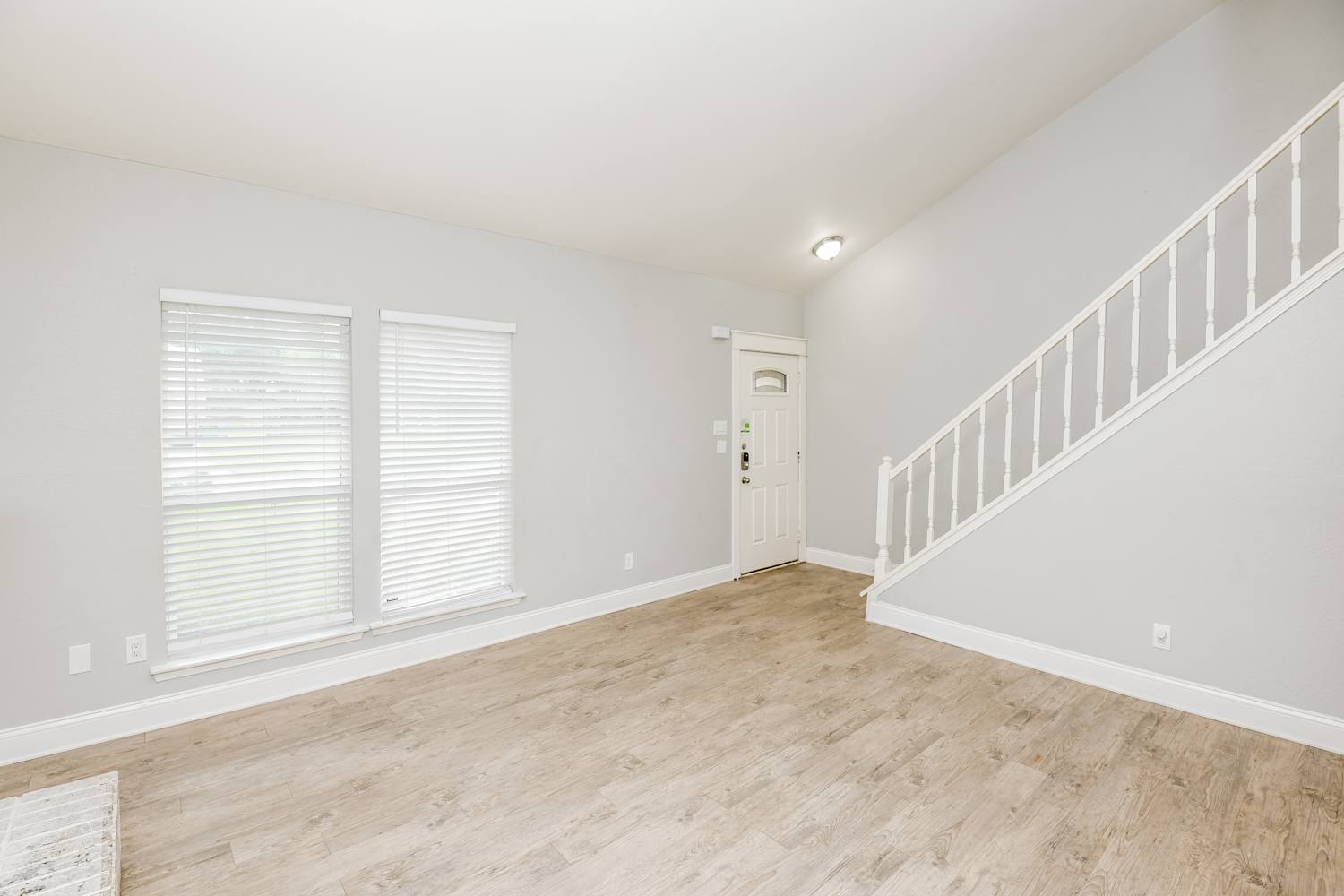 3611 Spring Meadow Ln photo 4