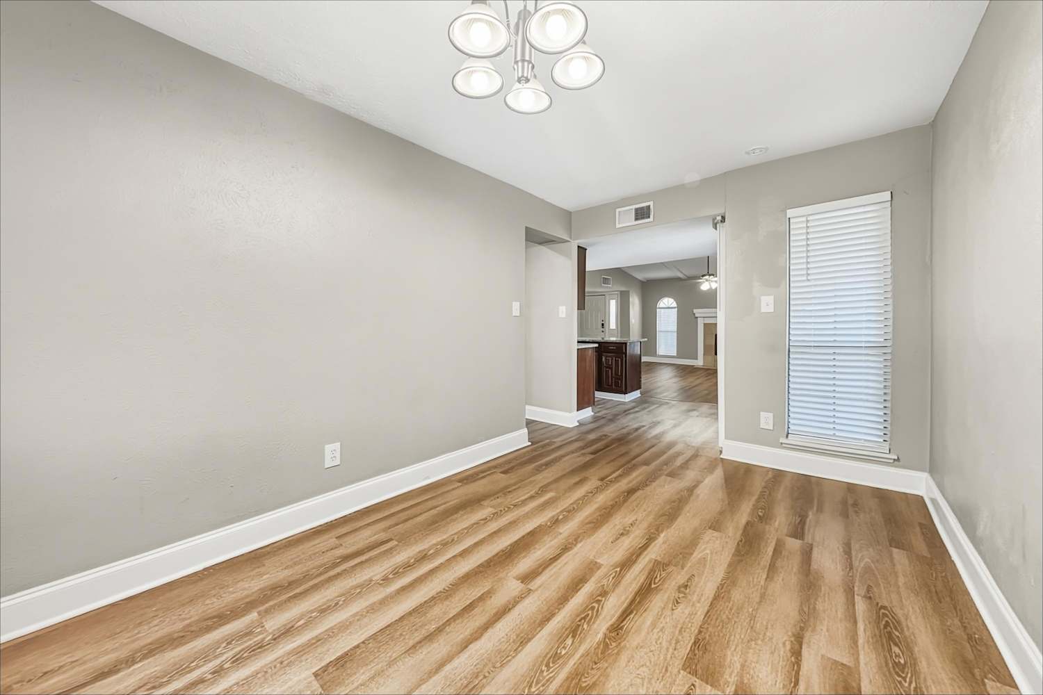 1217 Lombardy Dr photo 5