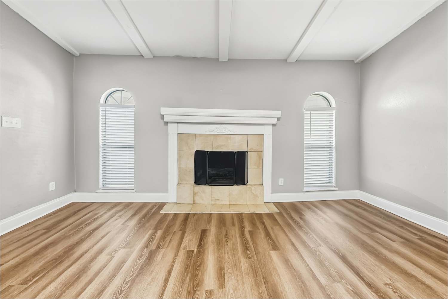 1217 Lombardy Dr photo 4