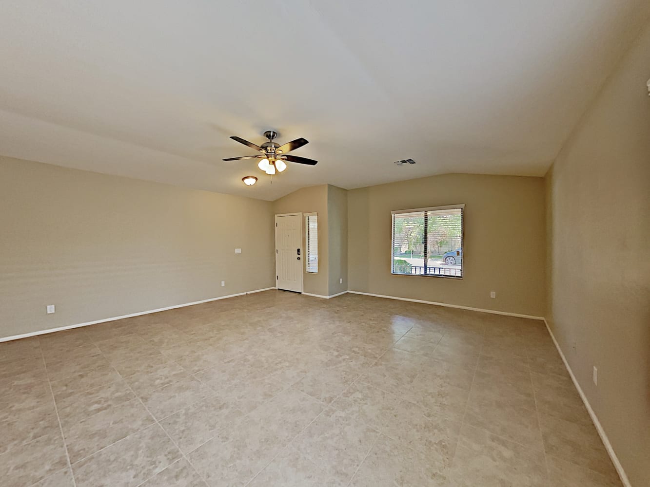 17617 W Voltaire St photo 4