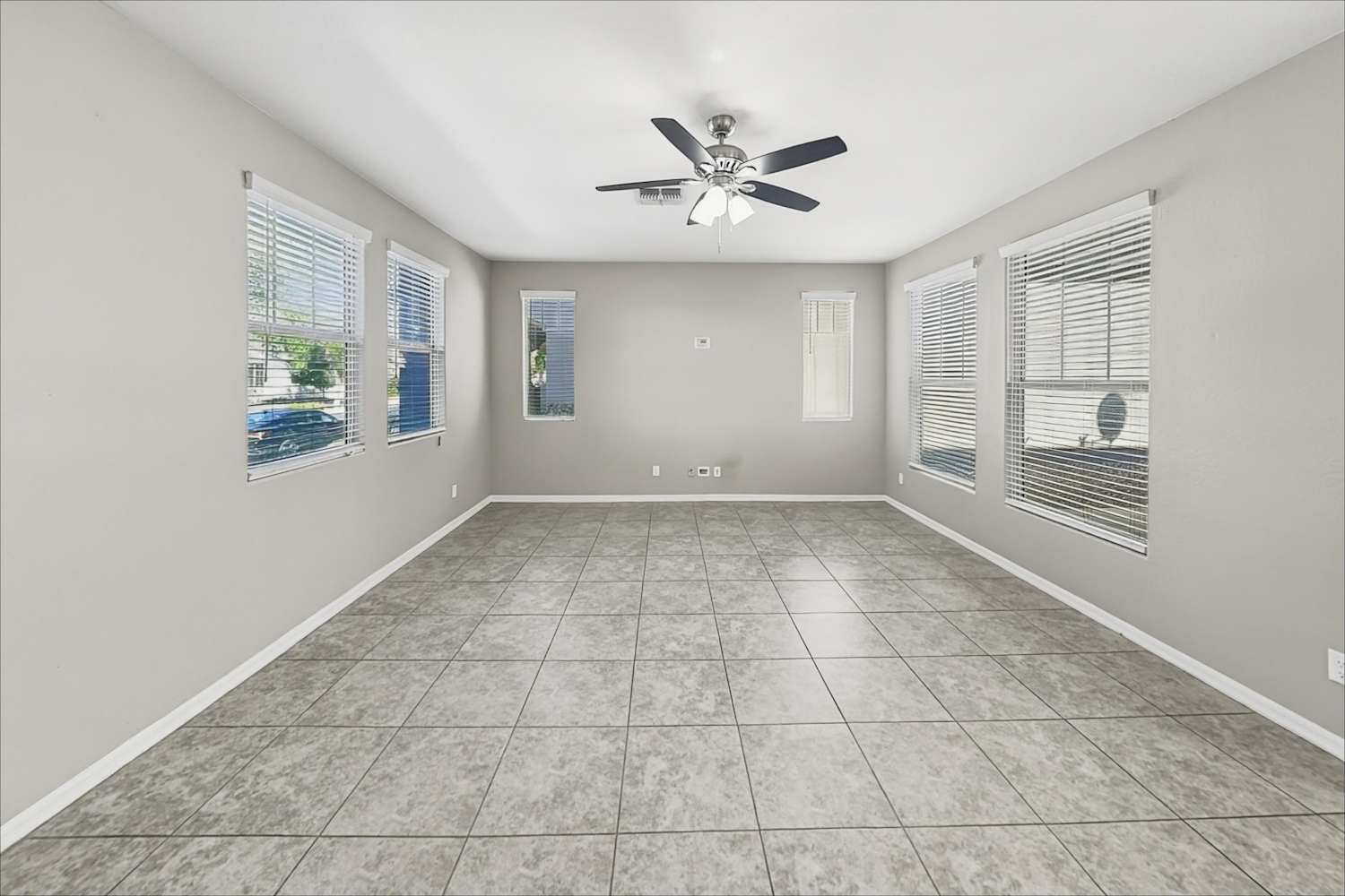 2419 N Riley Rd photo 5