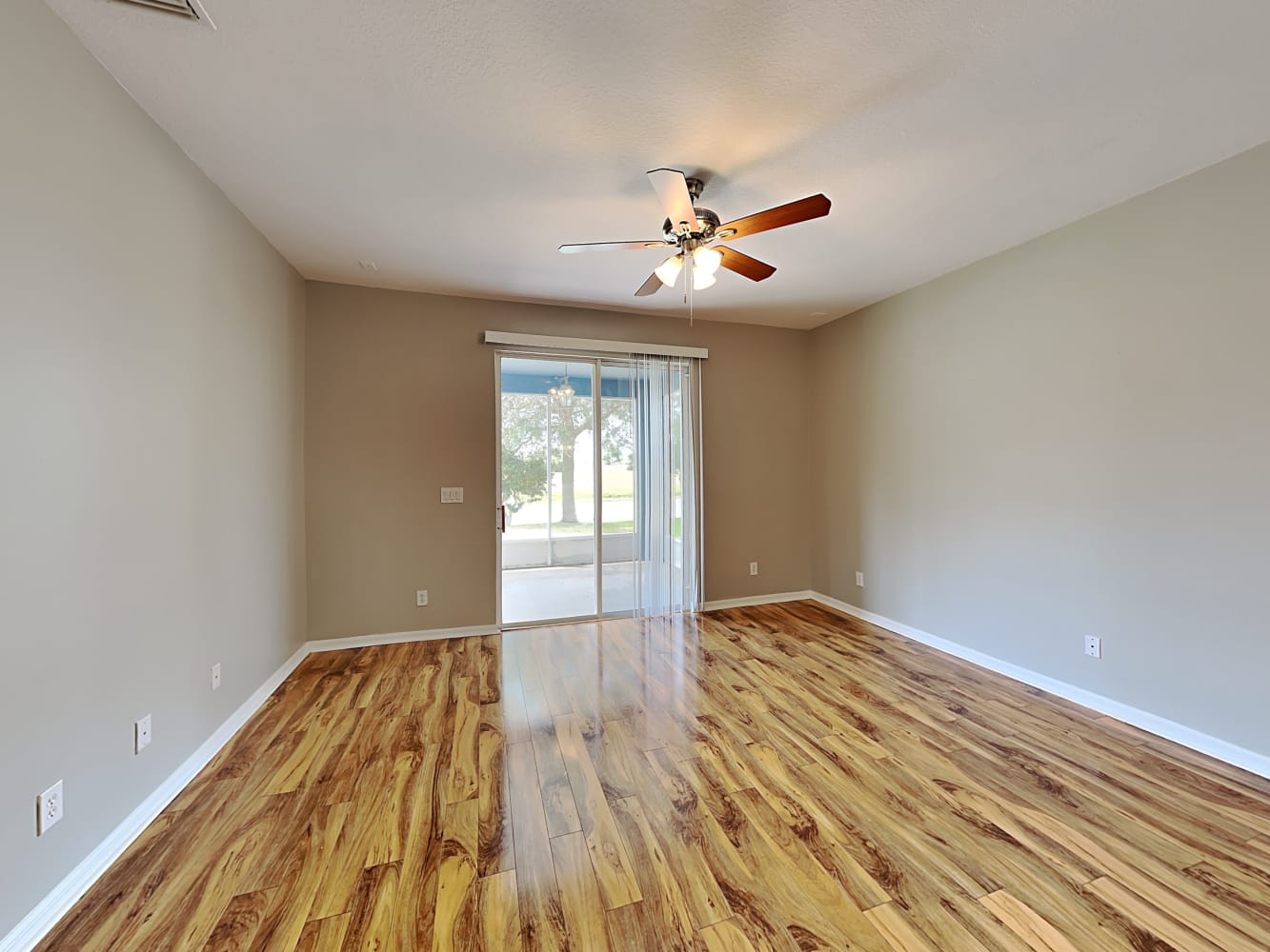 6097 Indigo Crossing Dr photo 5