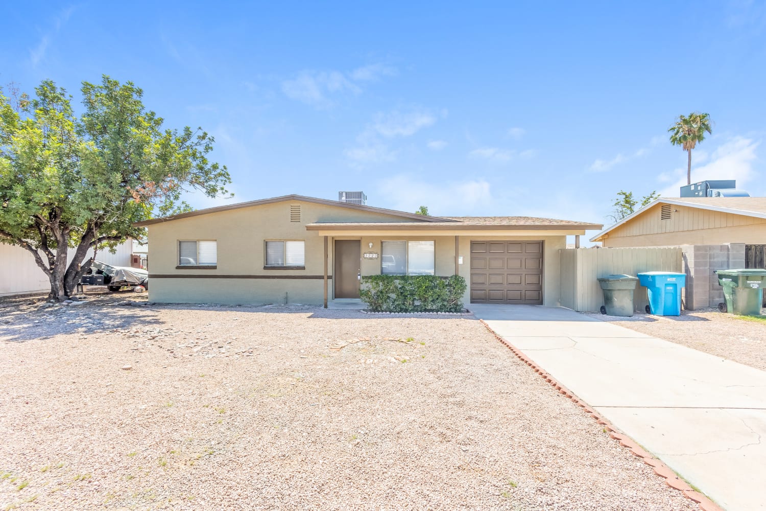 3223 W Acapulco Ln Phoenix, AZ 85053 photo 3