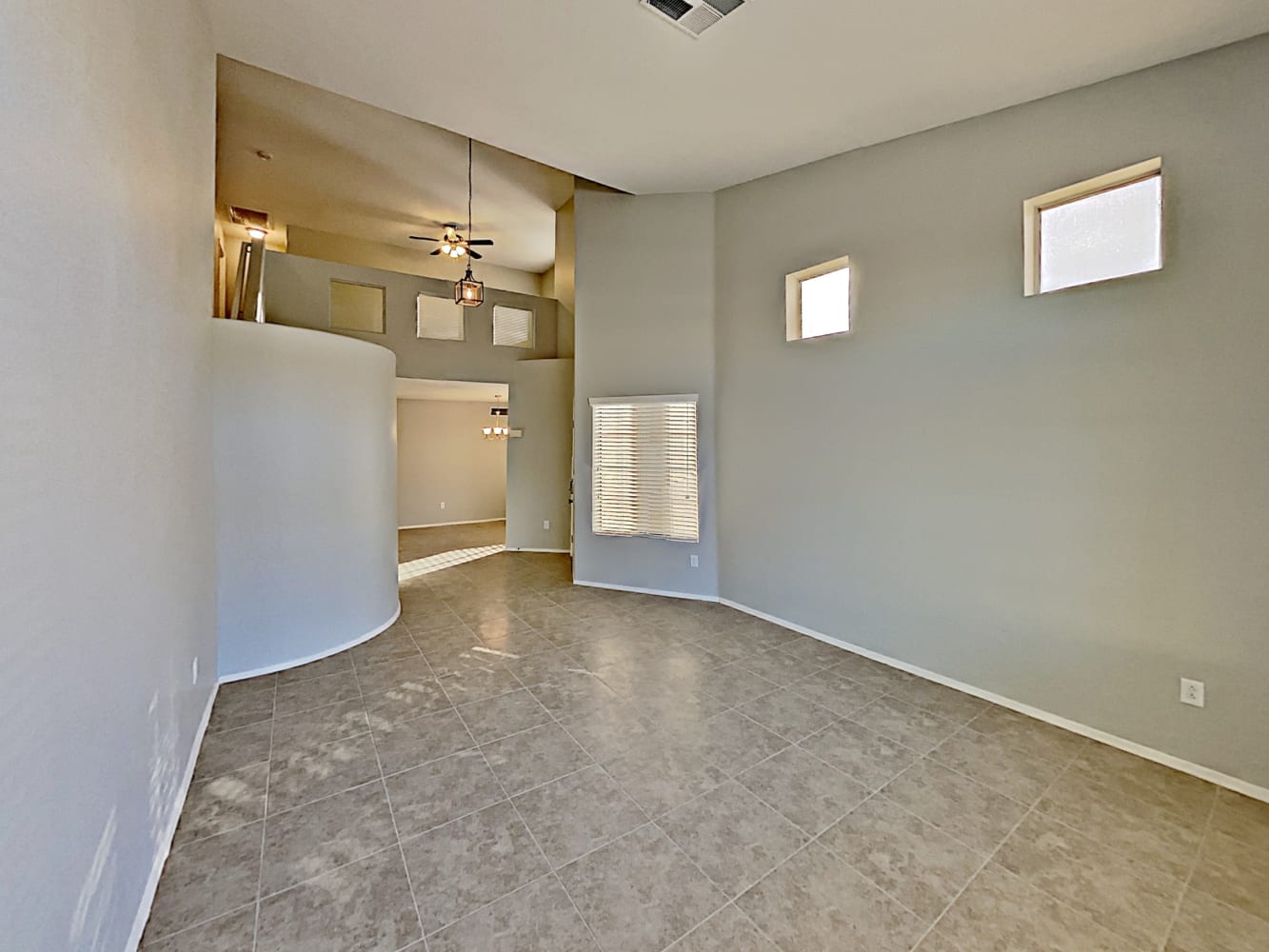 821 E Elgin St photo 4