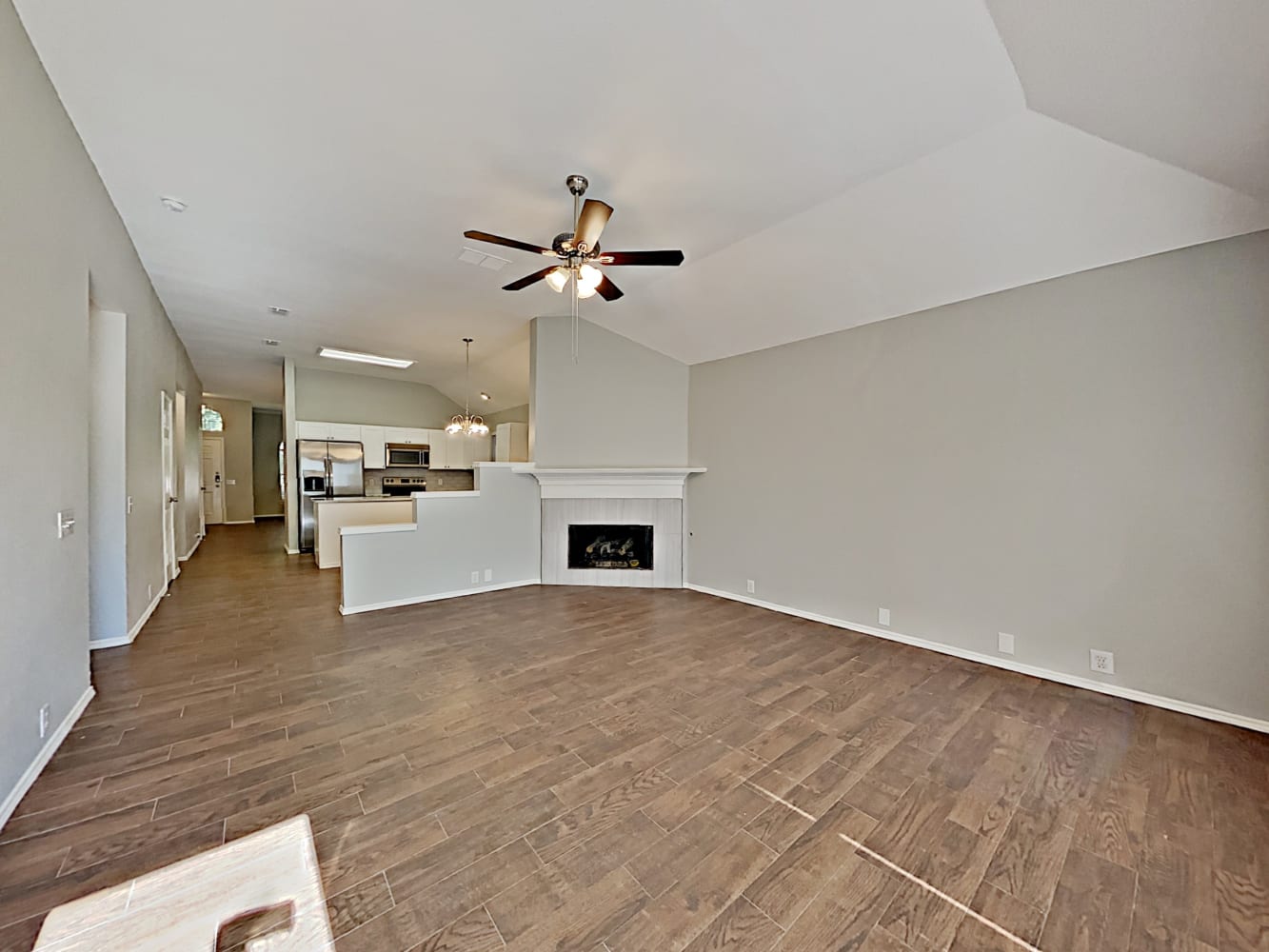 520 Glenwood Dr photo 4