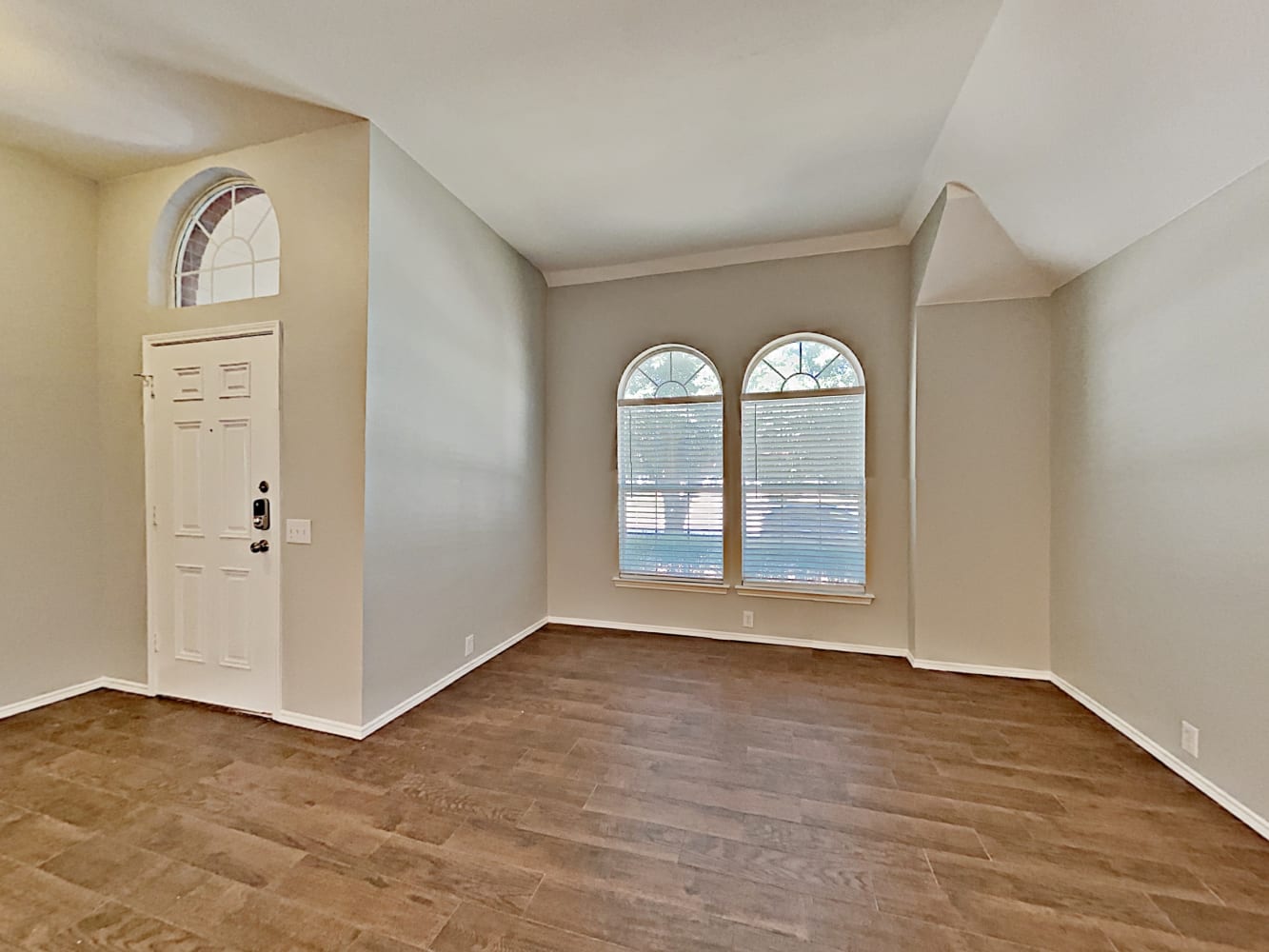 520 Glenwood Dr photo 3