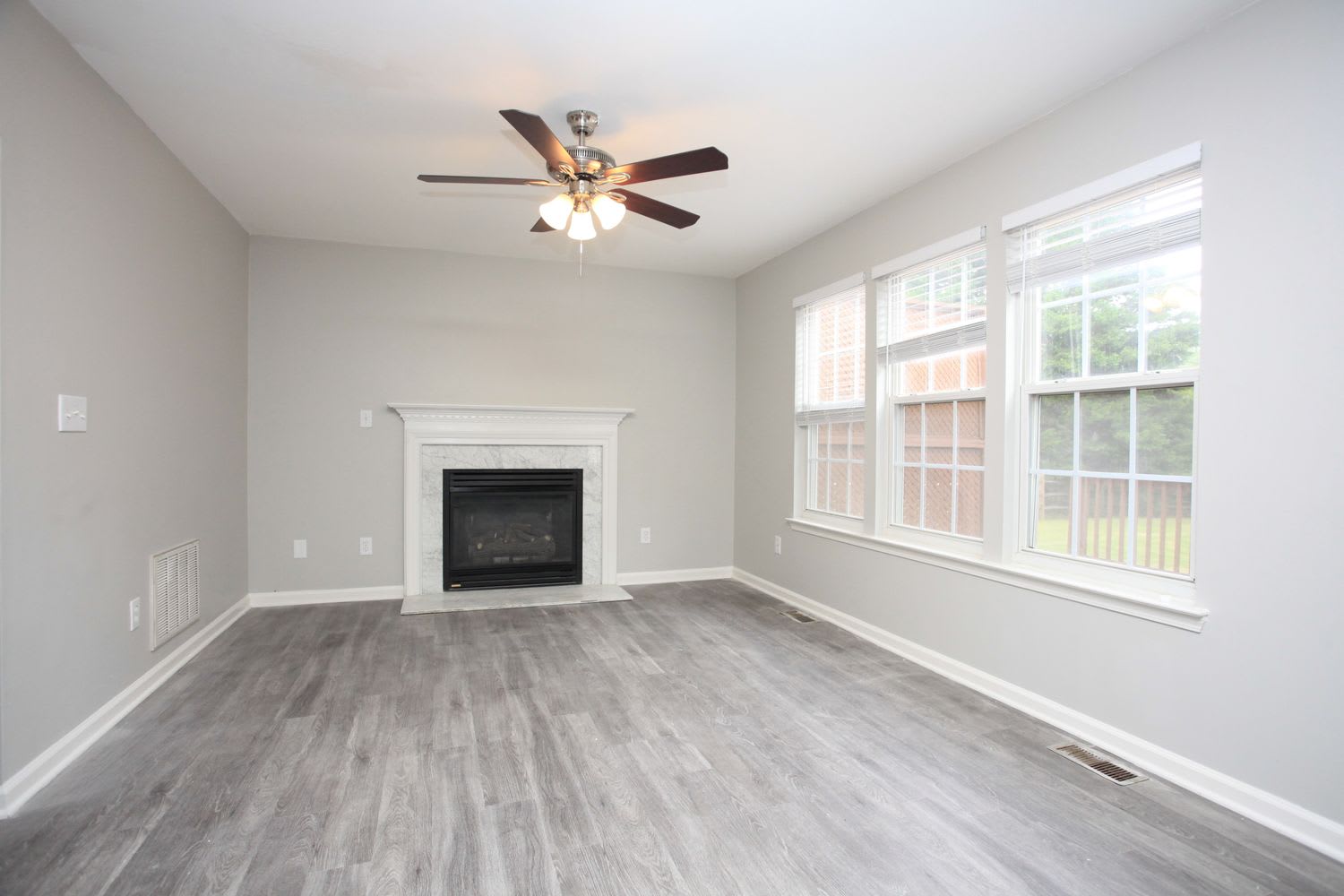 5539 Whispering Wind Ln photo 4