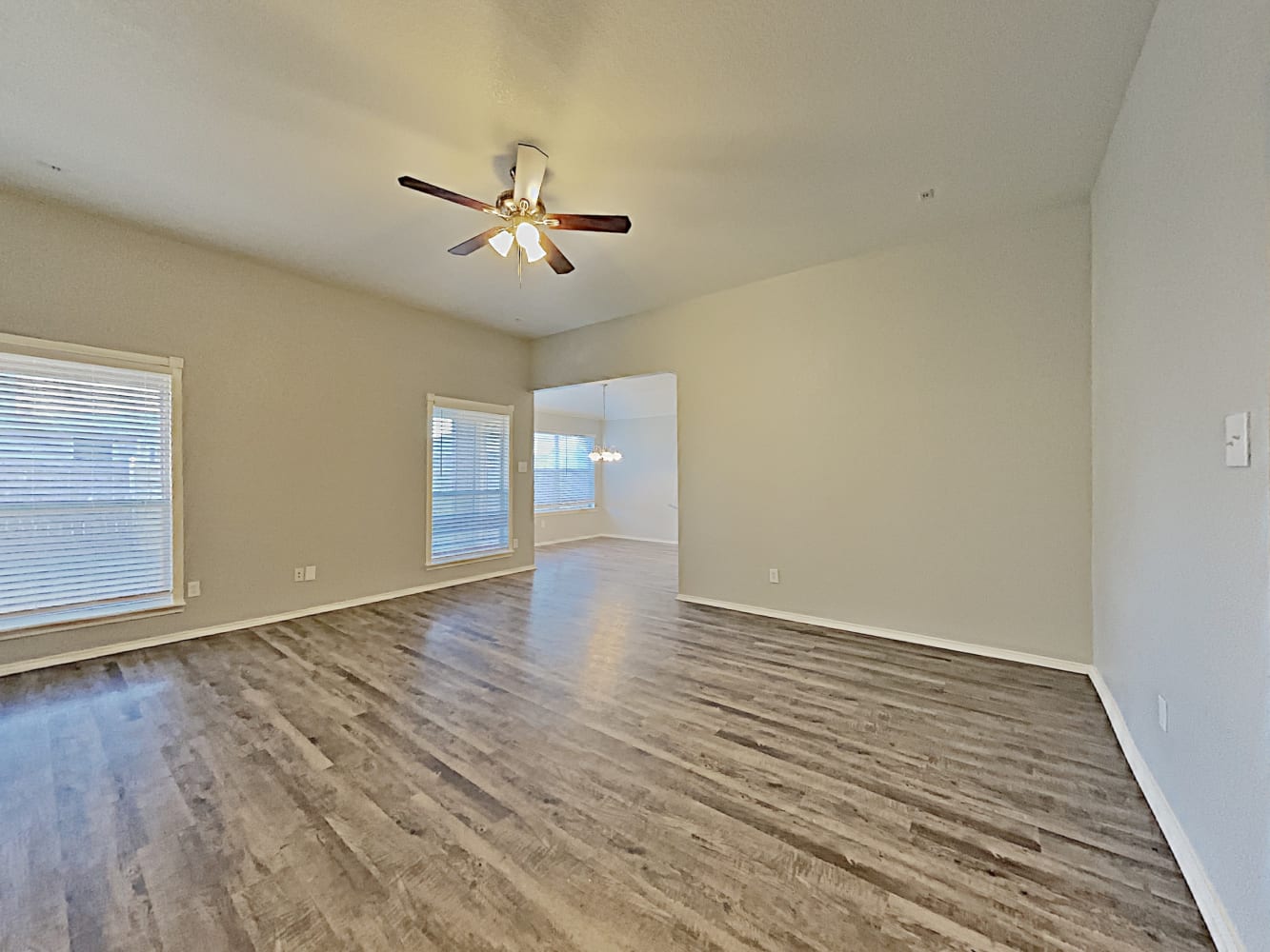 512 Bretts Way photo 4