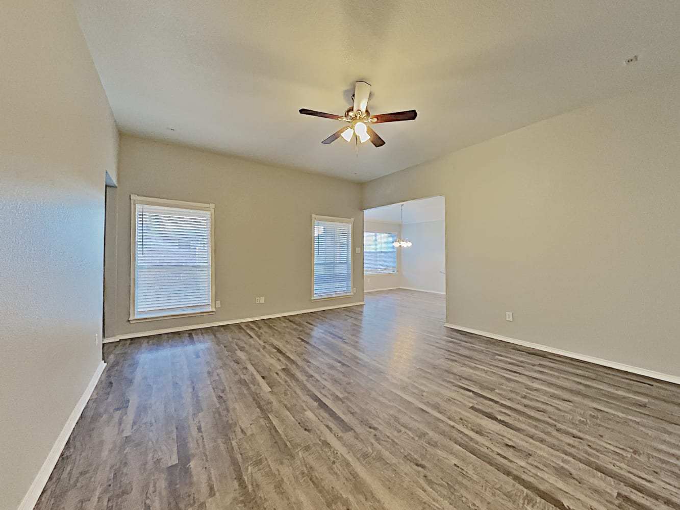 512 Bretts Way photo 3