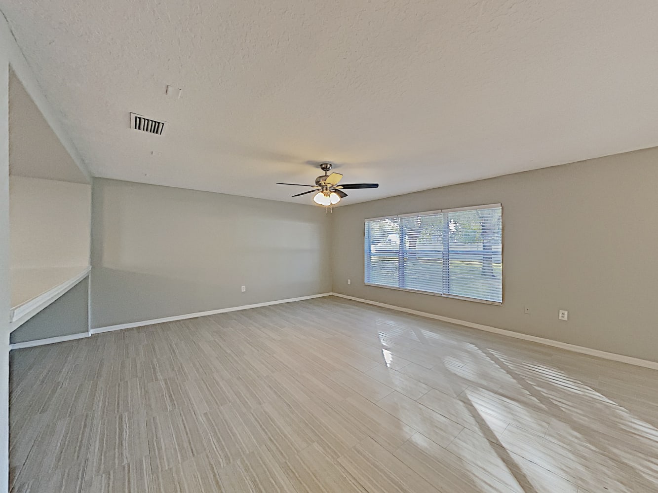 7360 Hunters Greene Cir photo 4