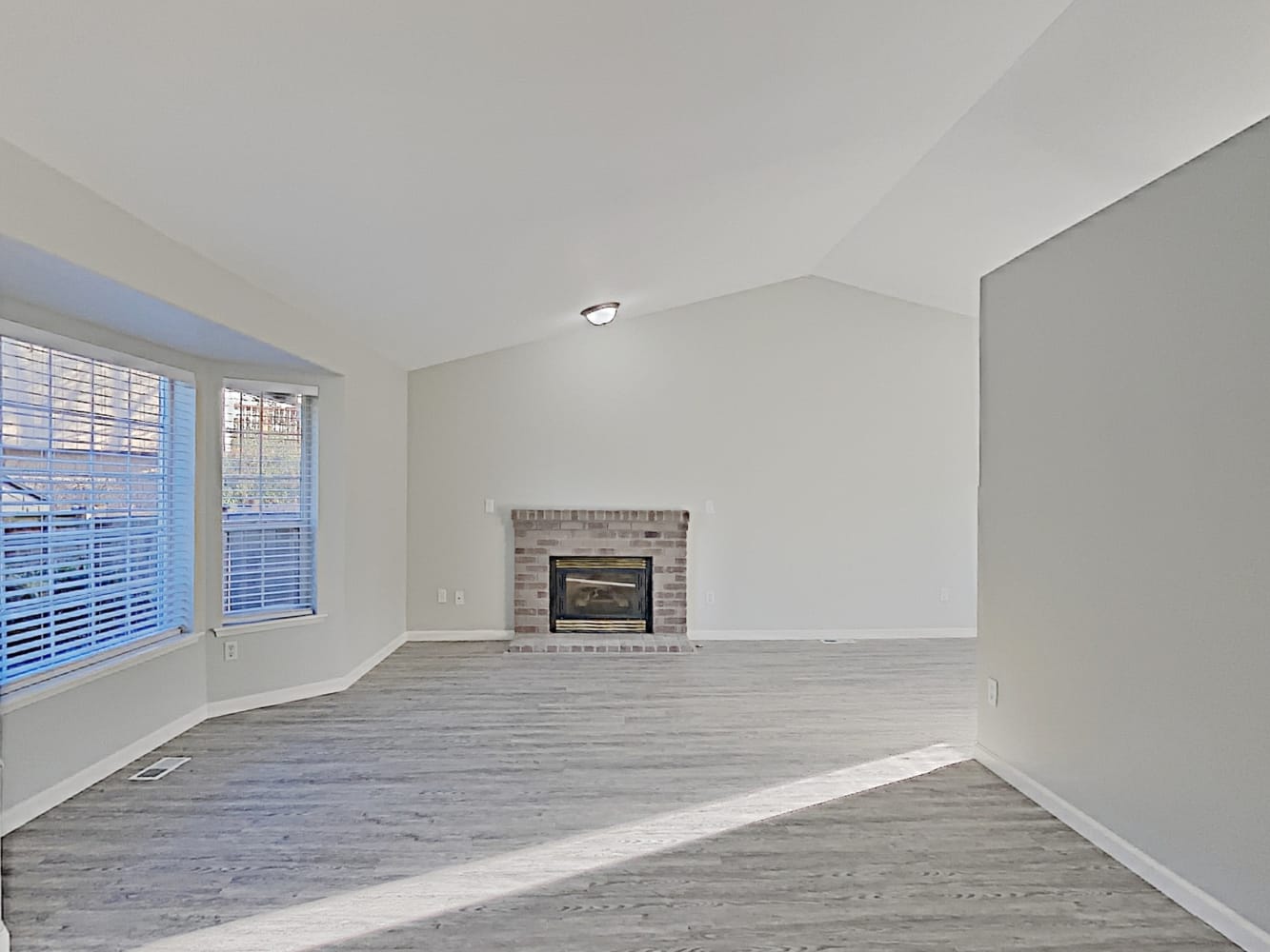 17127 115th Ave E photo 5