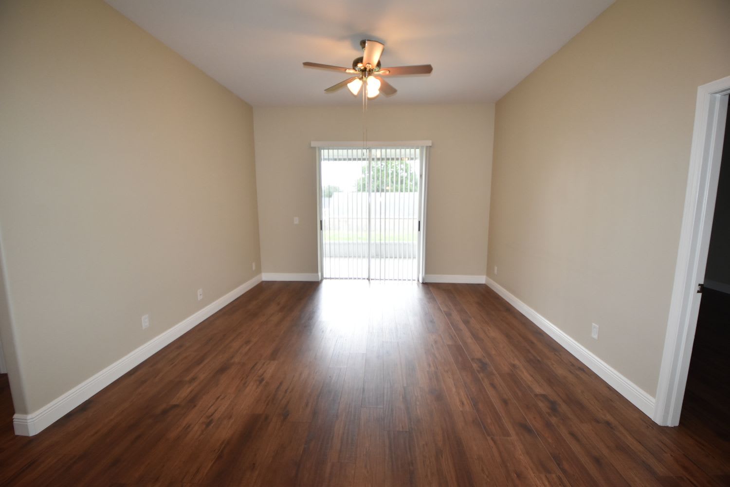 621 Sand Ridge Dr photo 3