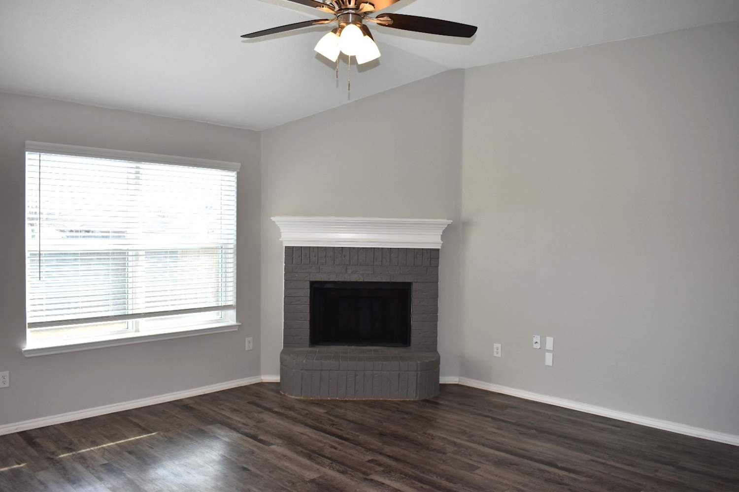1907 Bertram Dr photo 3