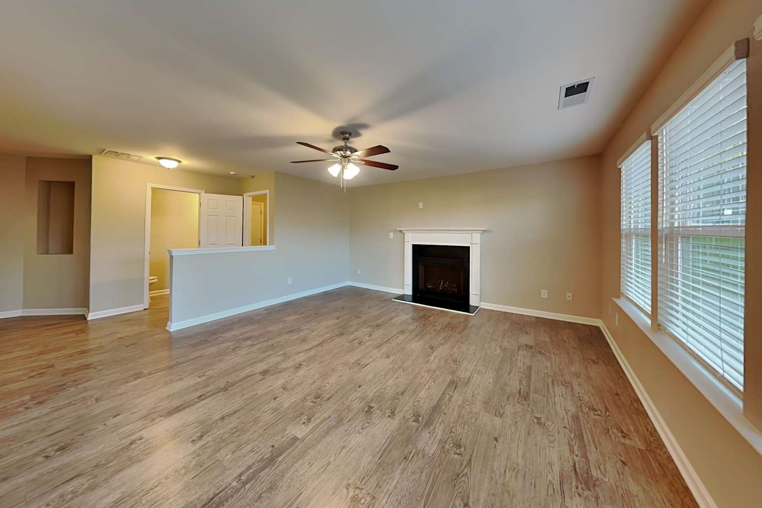 925 Donington Cir photo 5