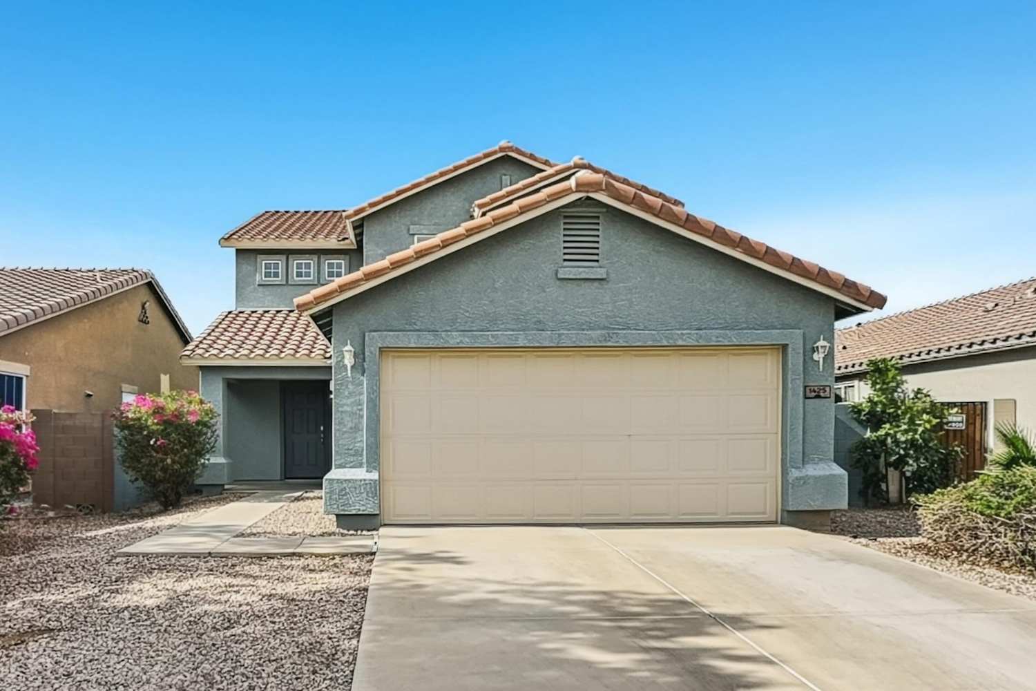 1425 E Lakeview Dr San Tan Valley, AZ 85143 photo 2