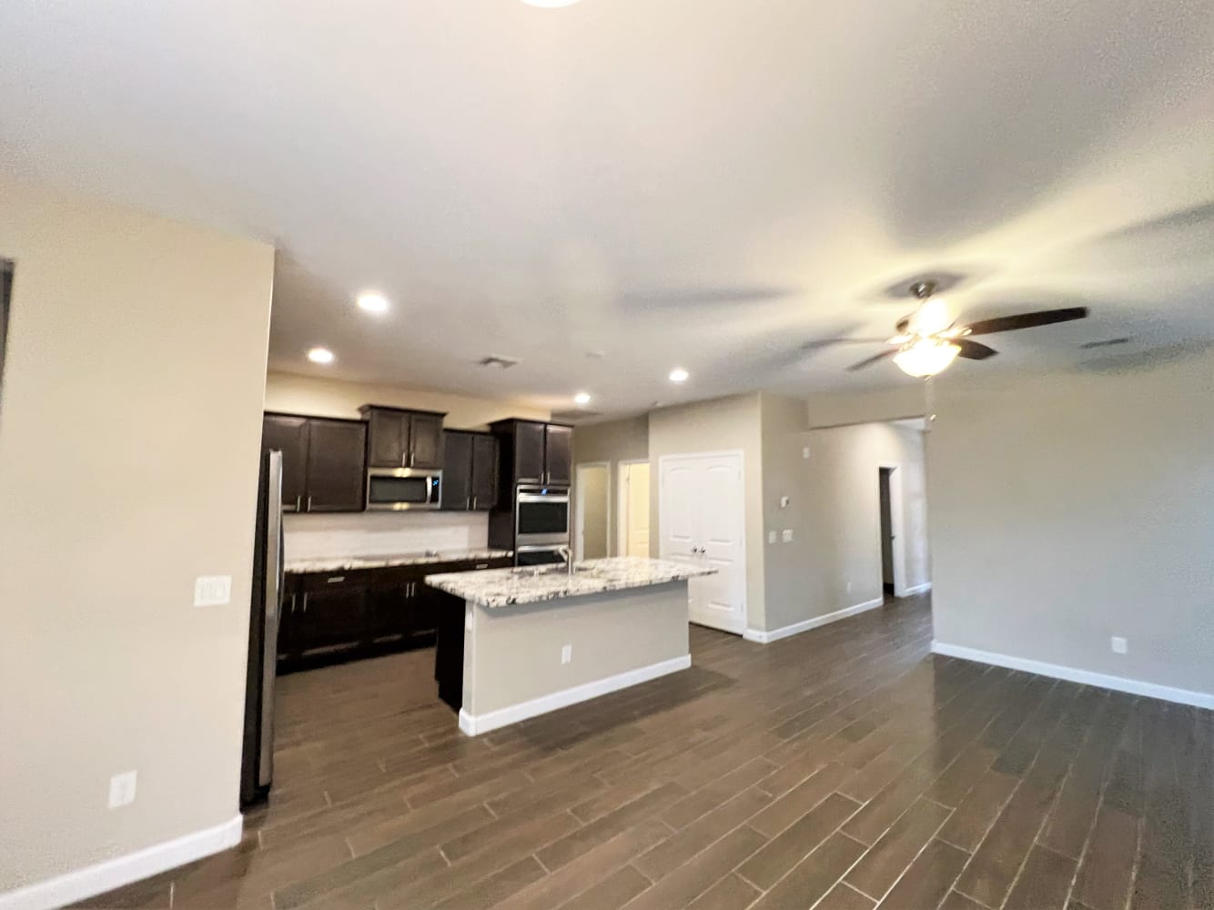 17917 W Tina Ln photo 3