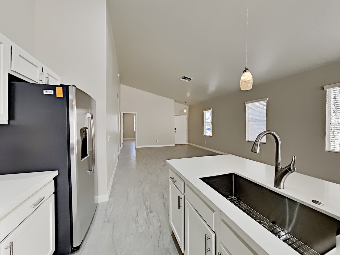 2107 S Gordon photo 5