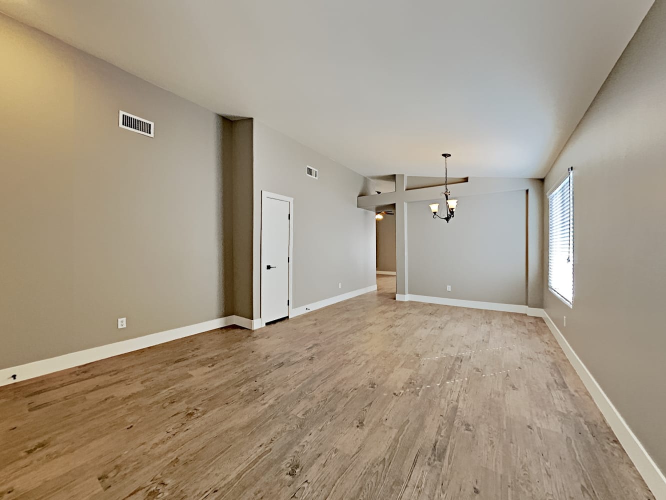 9600 Sky Hollow Dr photo 4