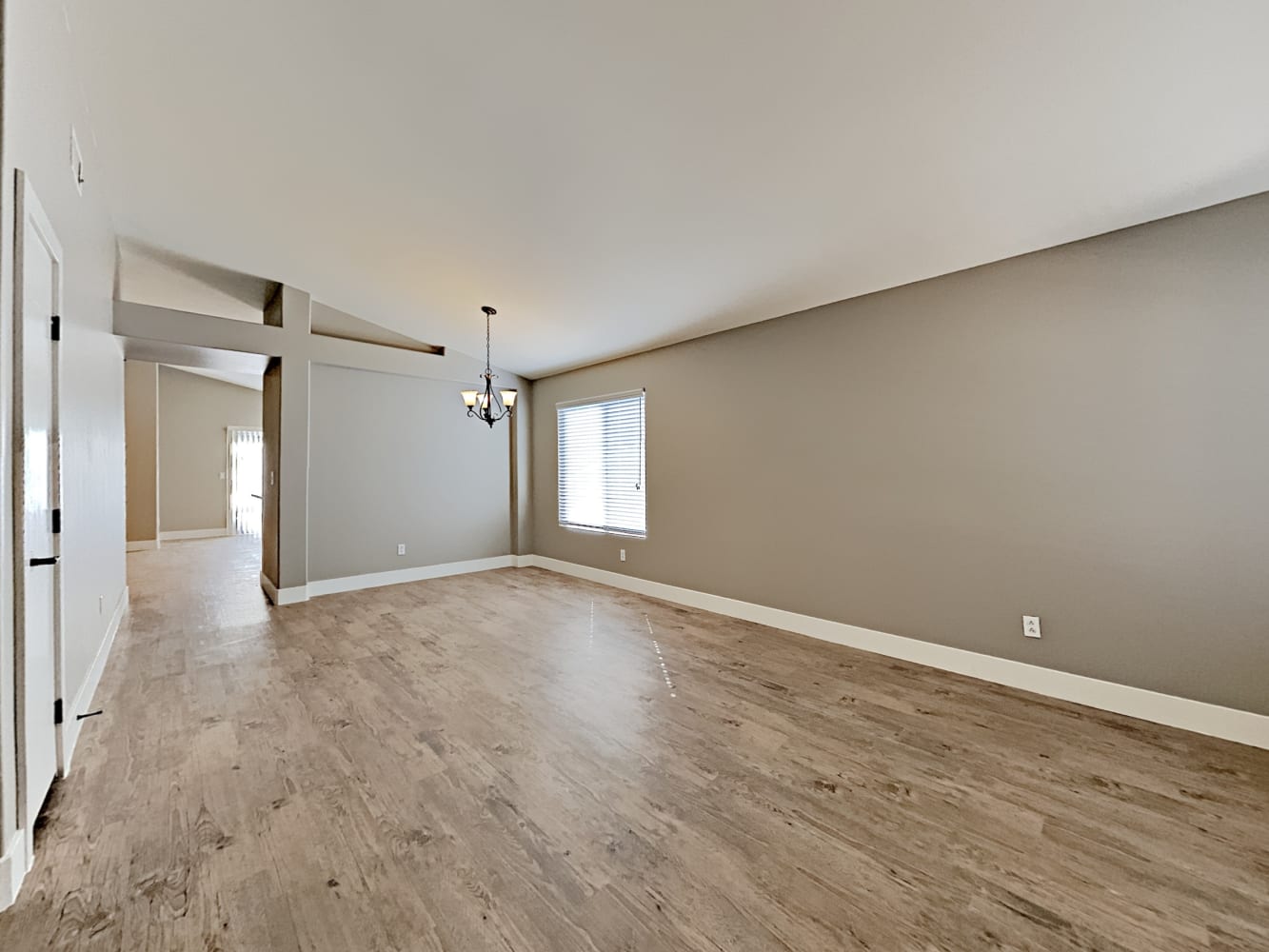 9600 Sky Hollow Dr photo 3