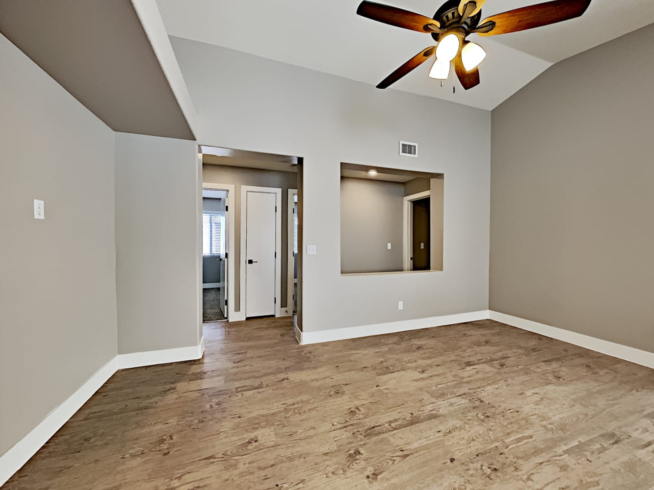 9600 Sky Hollow Dr photo 5