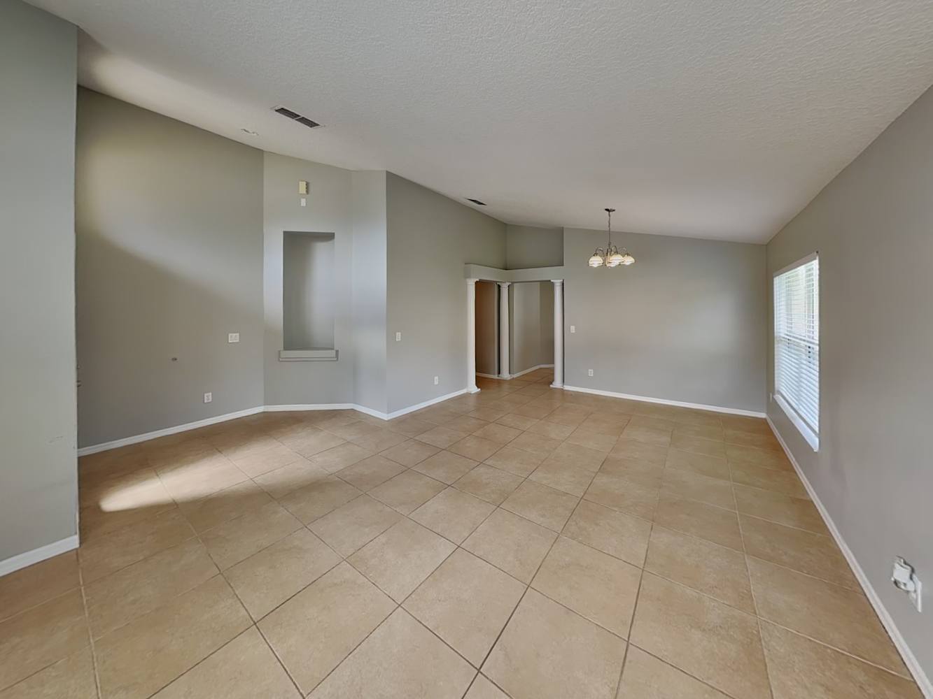 3612 Holden Dr photo 4