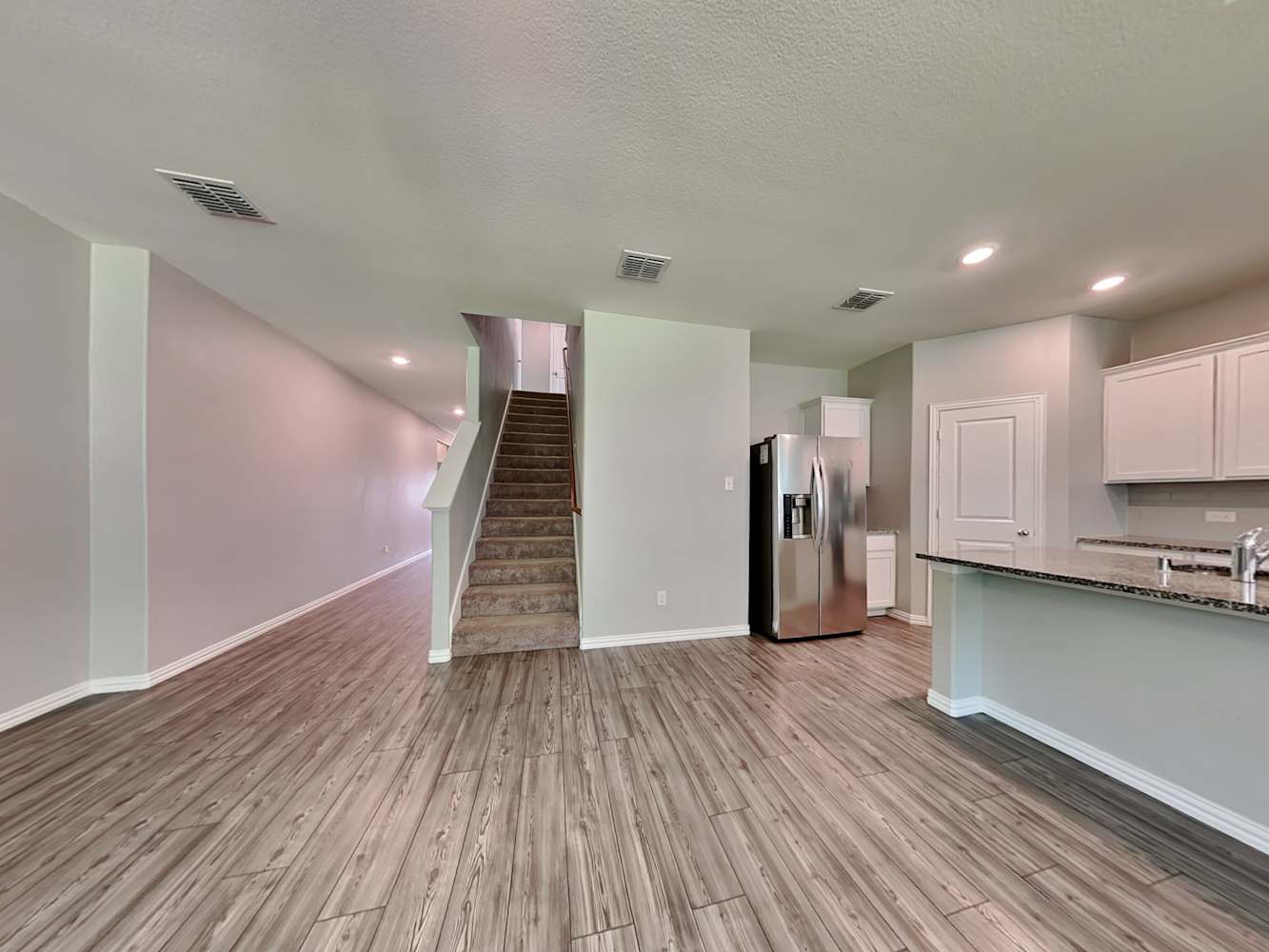 608 Ridgeback Trl photo 5