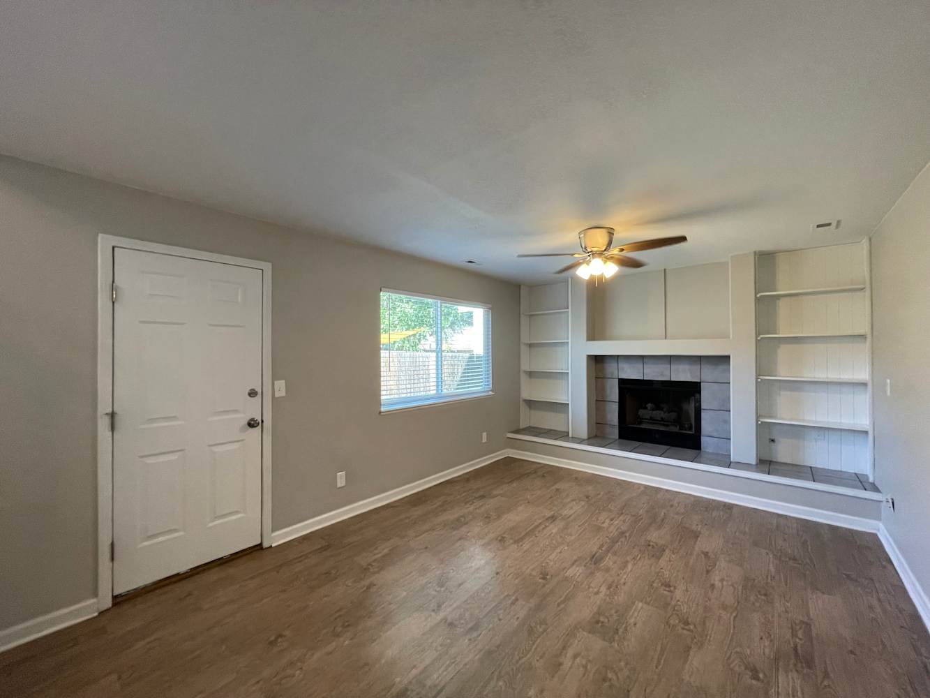 5844 Santana Dr photo 5