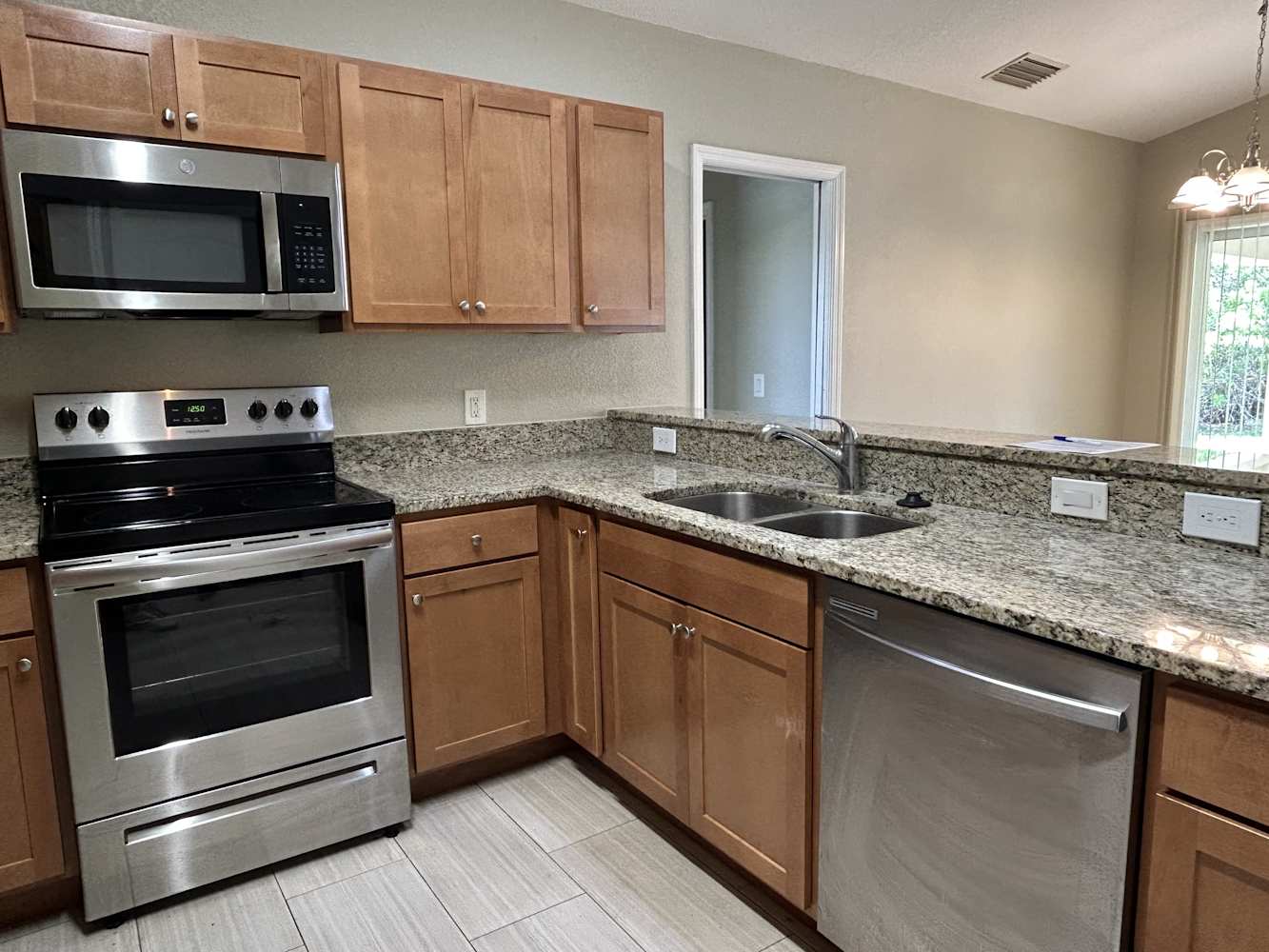 12404 Appleberg Cir photo 4