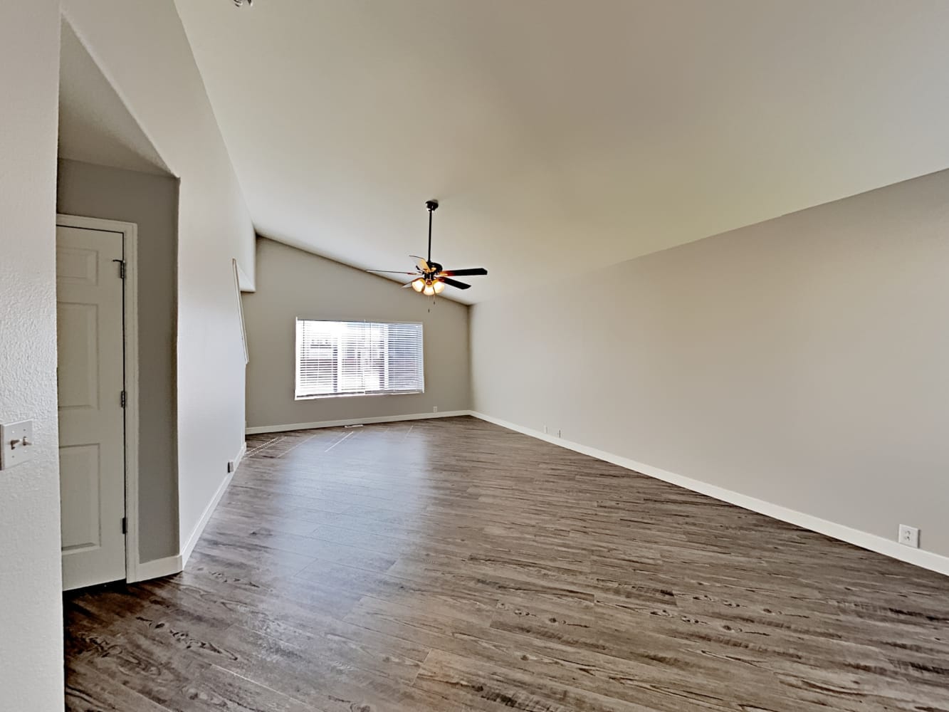 6563 Harvey Ln photo 4
