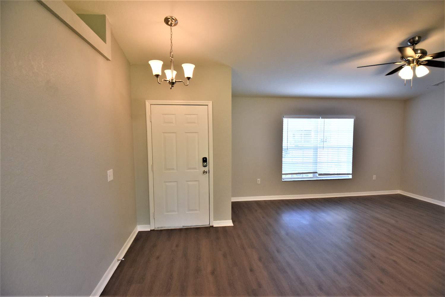 505 Seven Oaks St photo 4