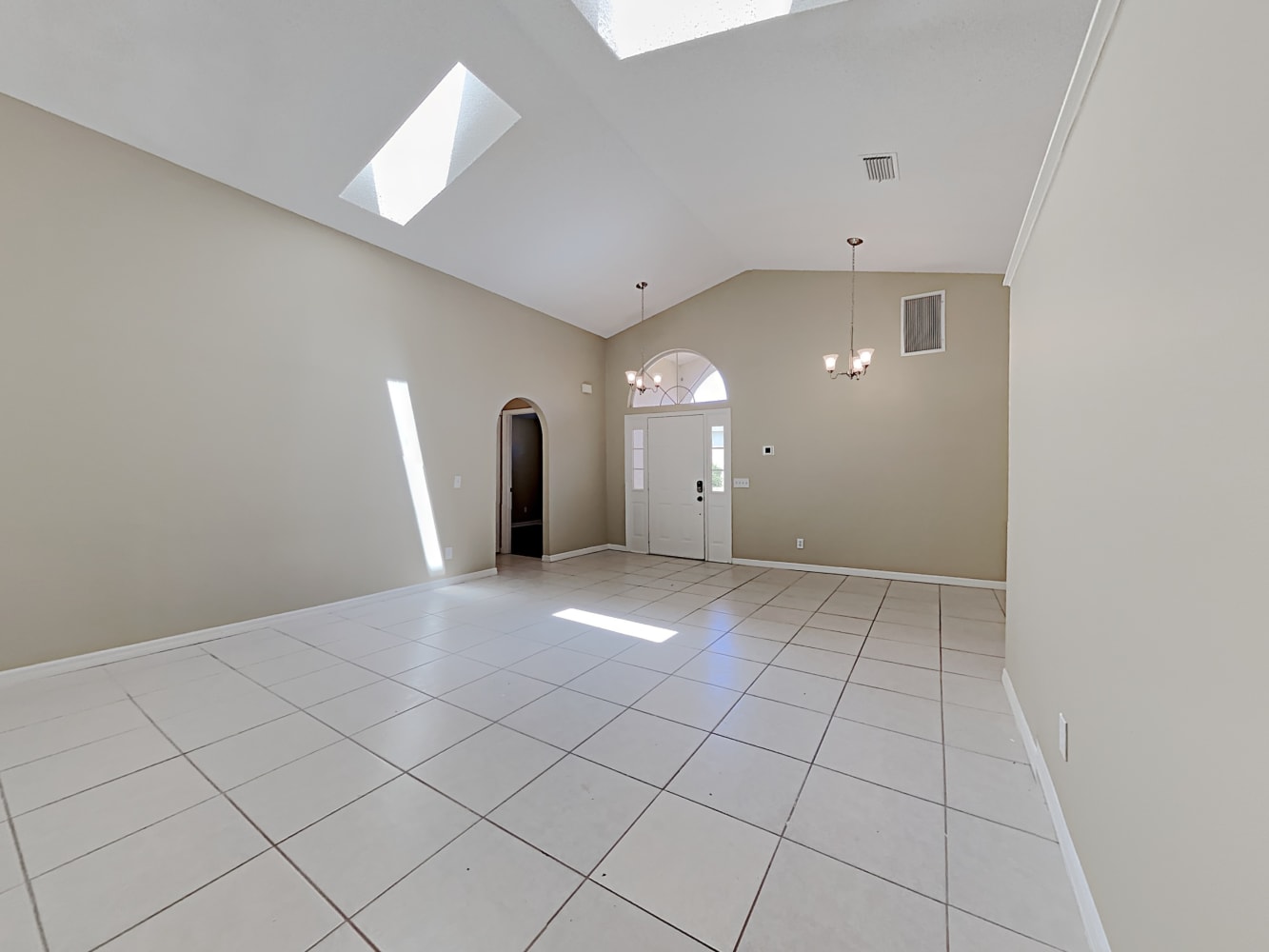 2920 Pebble Creek St photo 3
