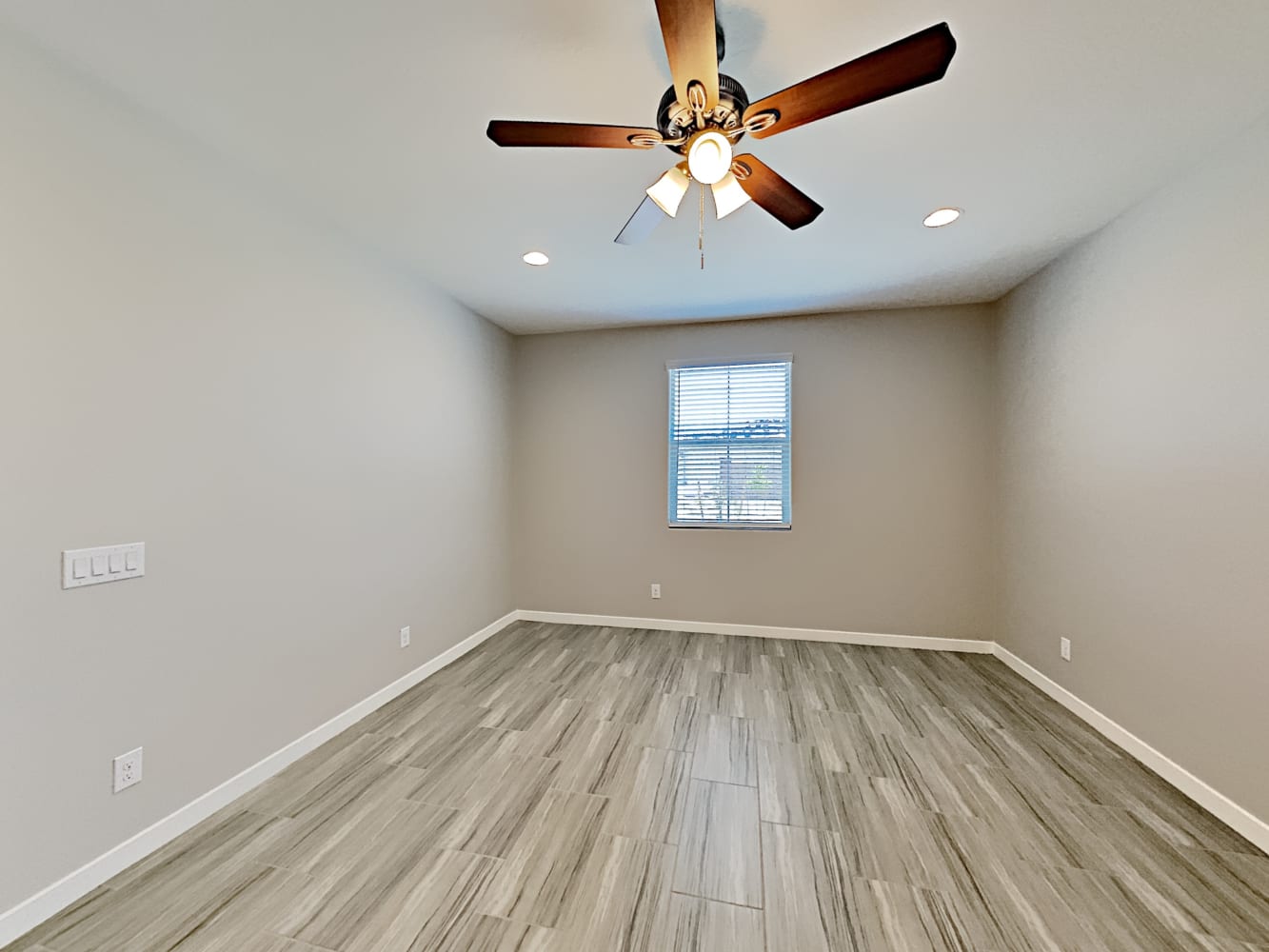 18767 W Cortez St Surprise, AZ 85388 photo 5