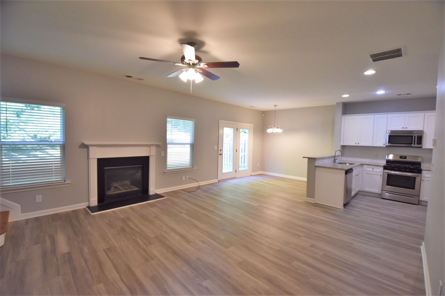 215 Brookhaven Ct photo 4
