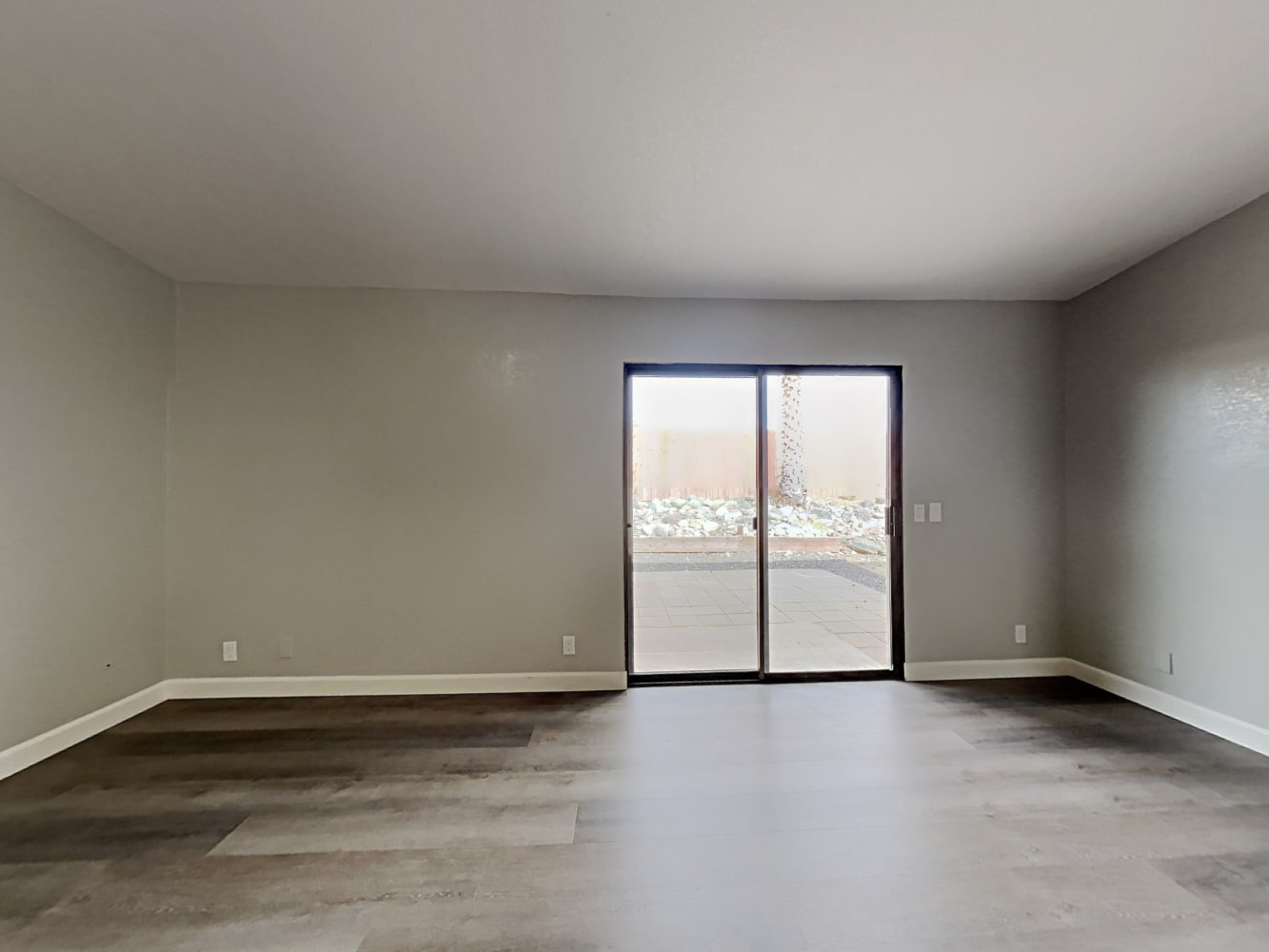 411 Union Ct photo 4