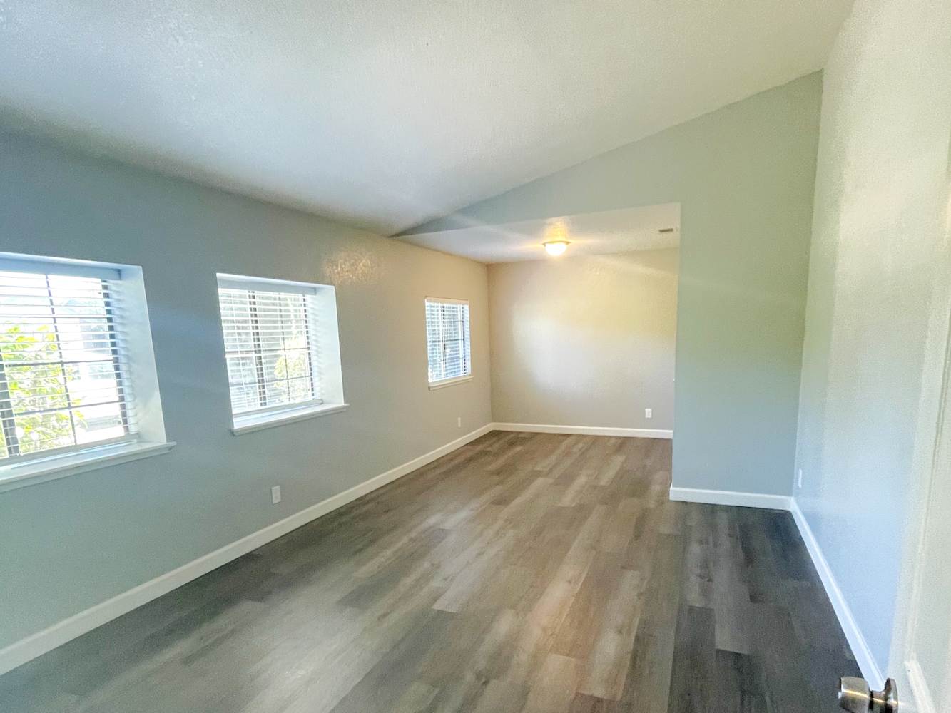 1247 Crescendo Dr photo 3