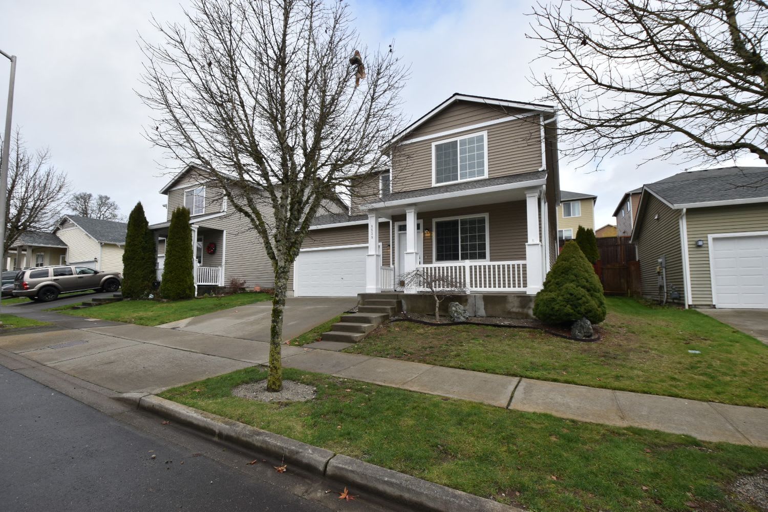 8539 Sweetbrier Loop SE photo 2