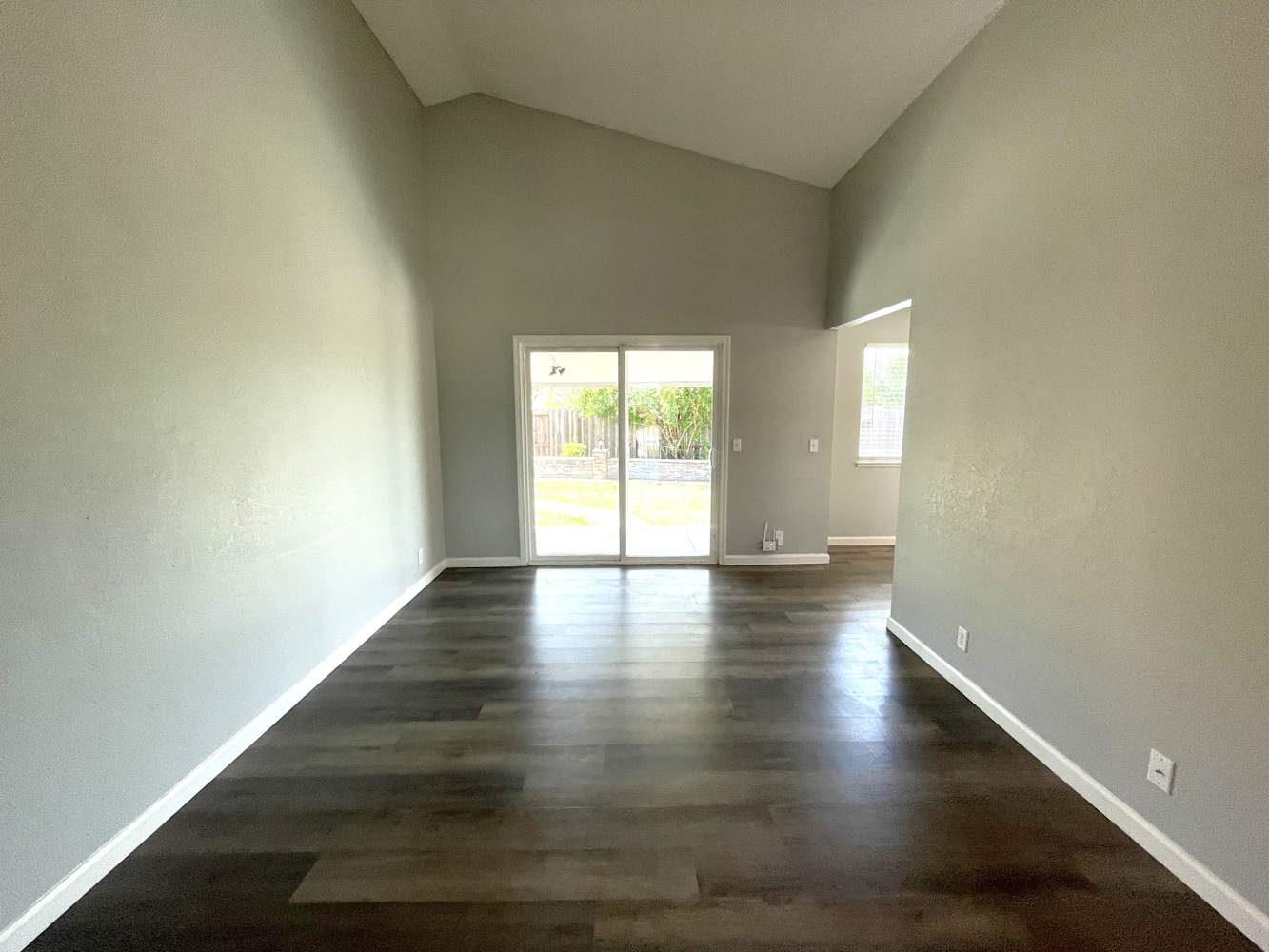 1024 Winters Way photo 4