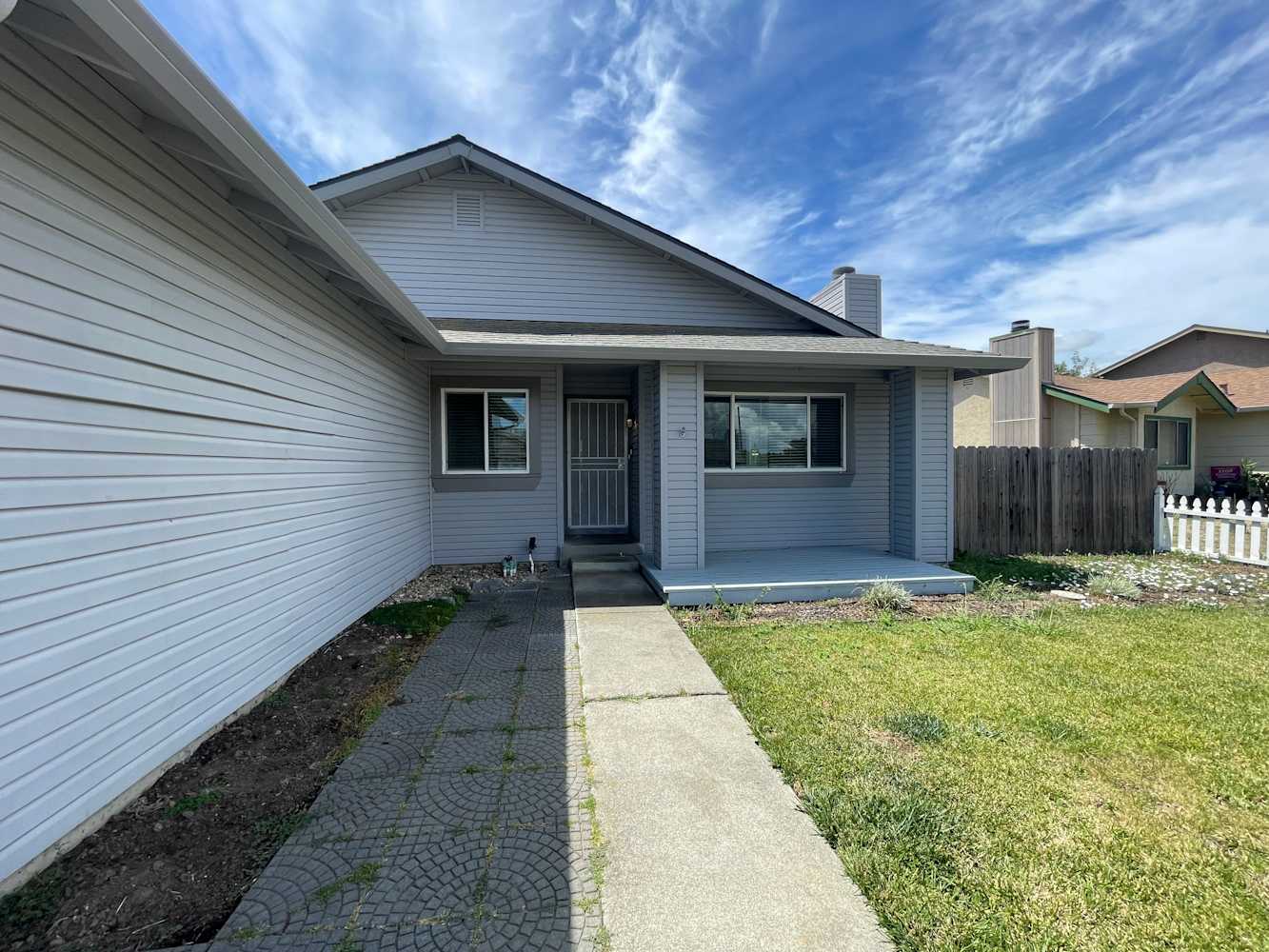 1024 Winters Way photo 2