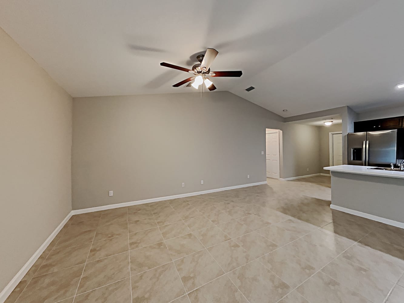444 SE Karney Terrace photo 3