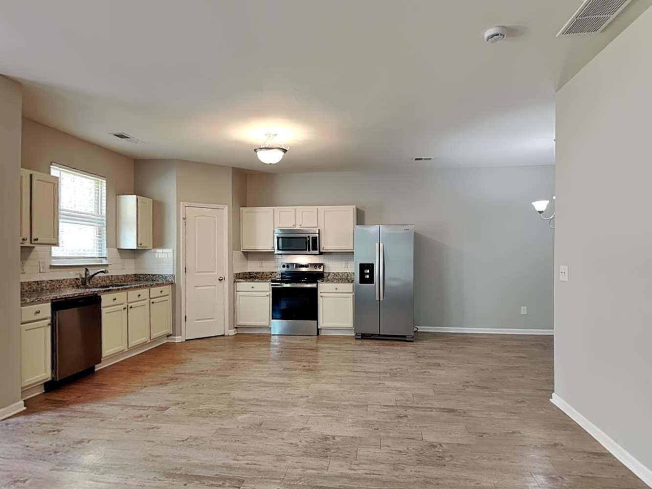 227 Bandelier Cir photo 4